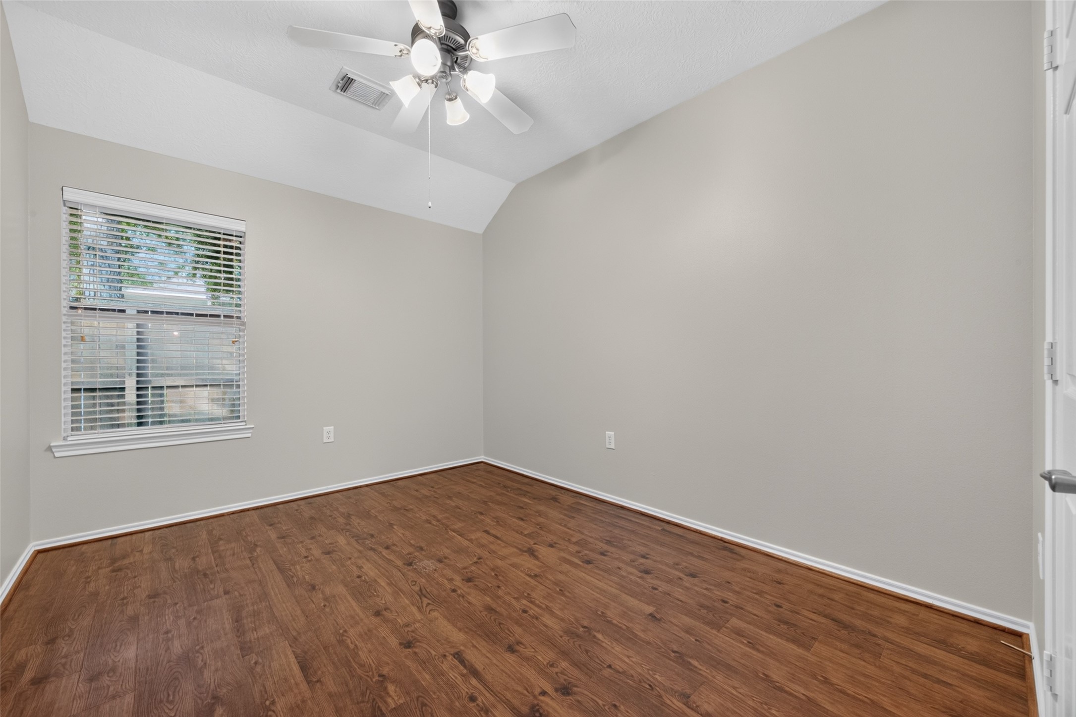 5342 Greenbrae Lane Property Photo 16
