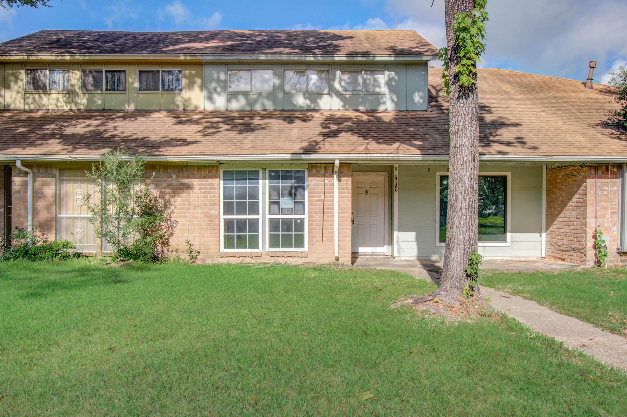 5710 Easthampton Drive C Property Photo 1