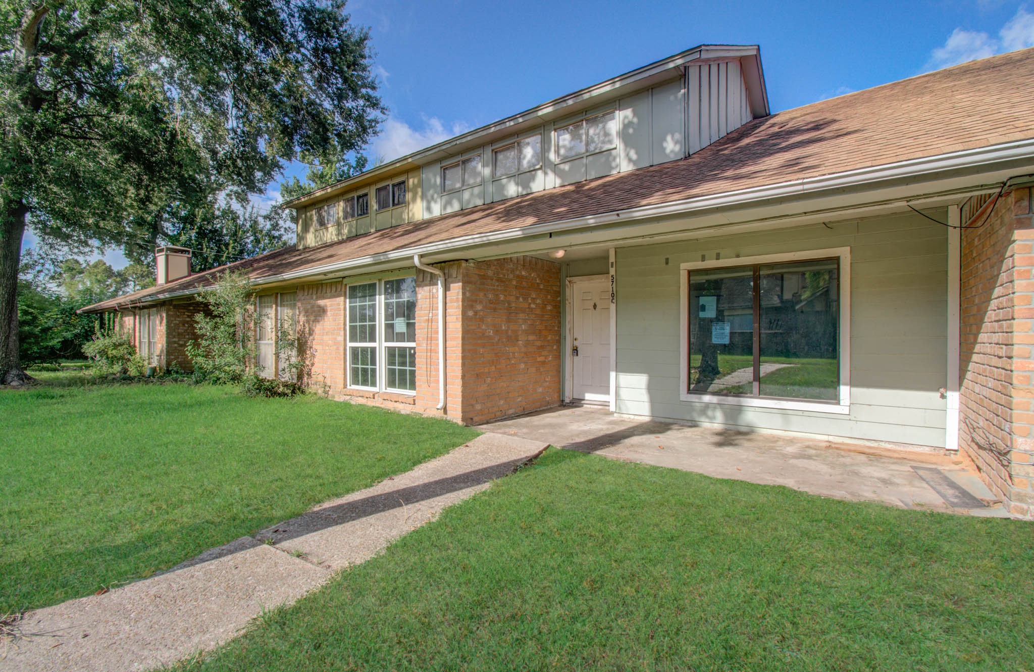 5710 Easthampton Drive C Property Photo 3
