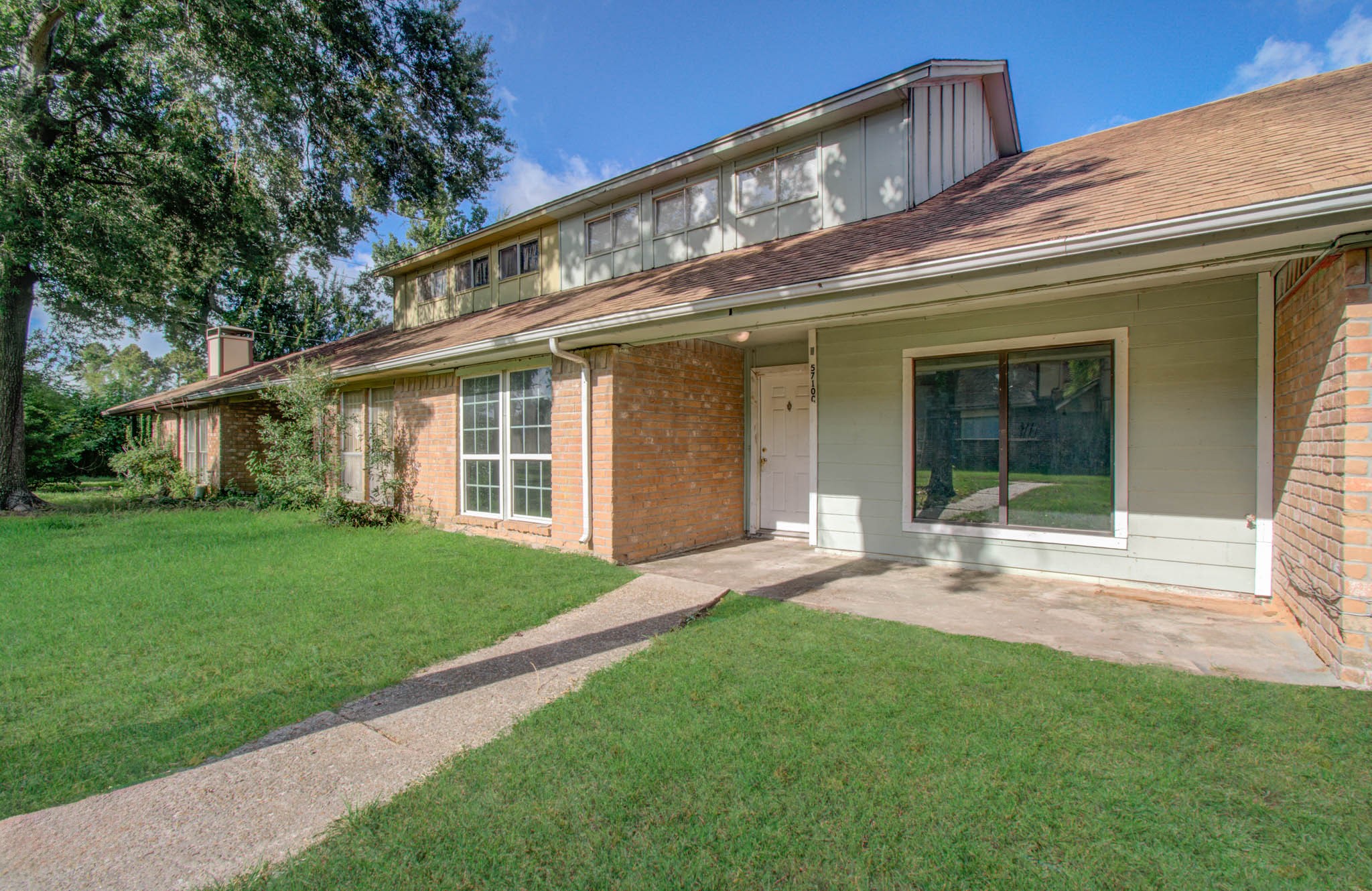 5710 Easthampton Drive C Property Photo 3