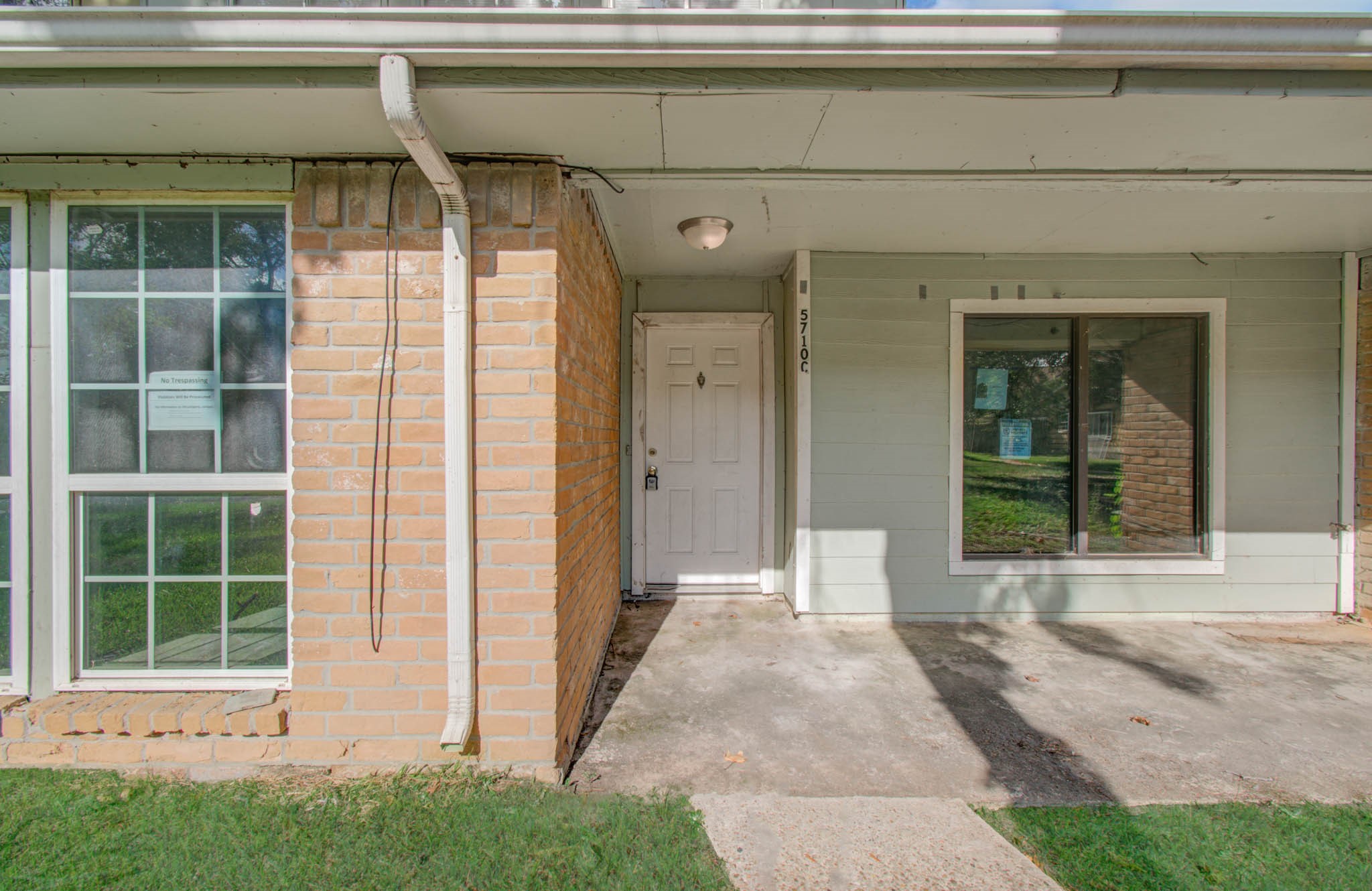 5710 Easthampton Drive C Property Photo 4