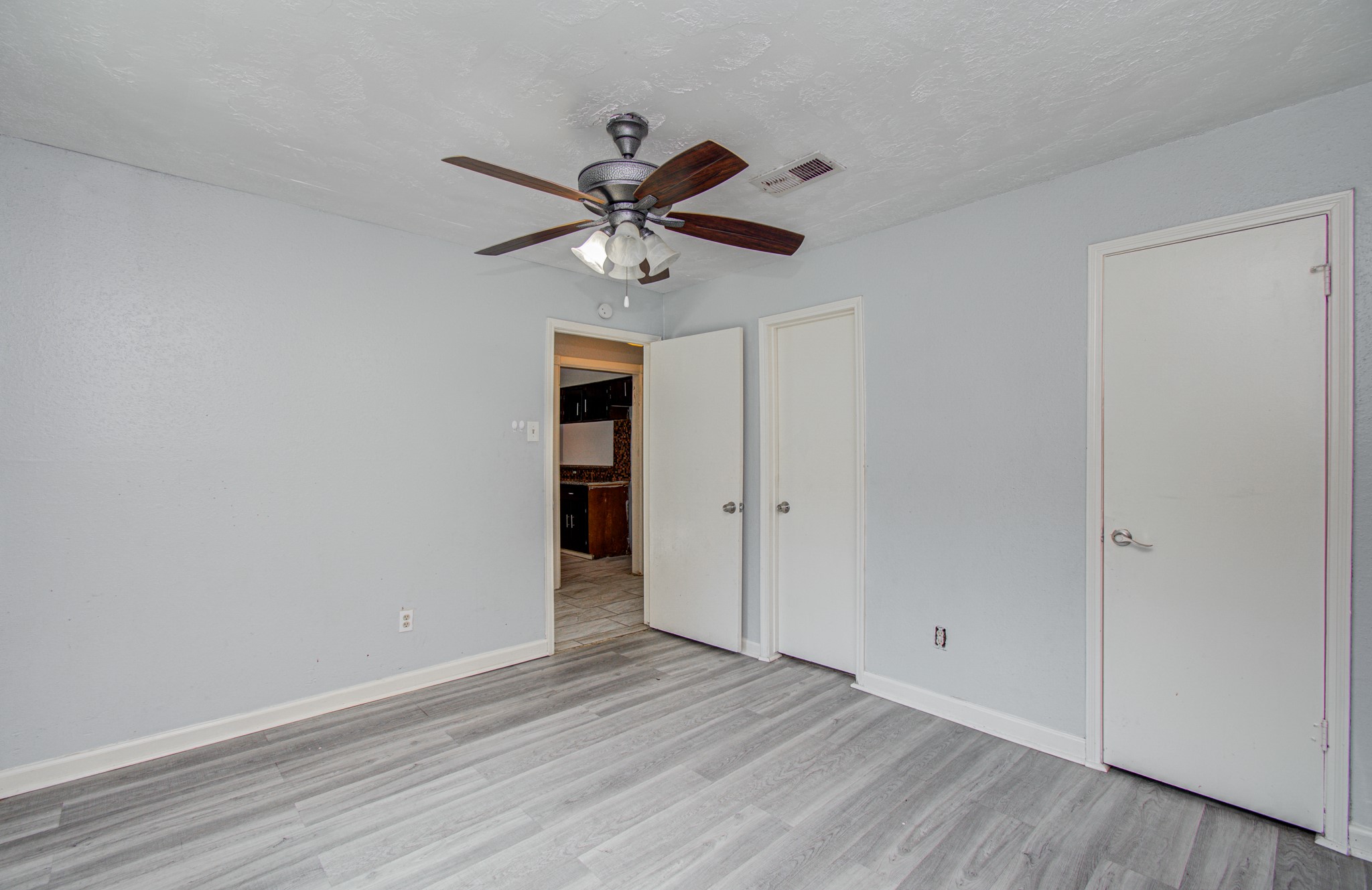 5710 Easthampton Drive C Property Photo 10