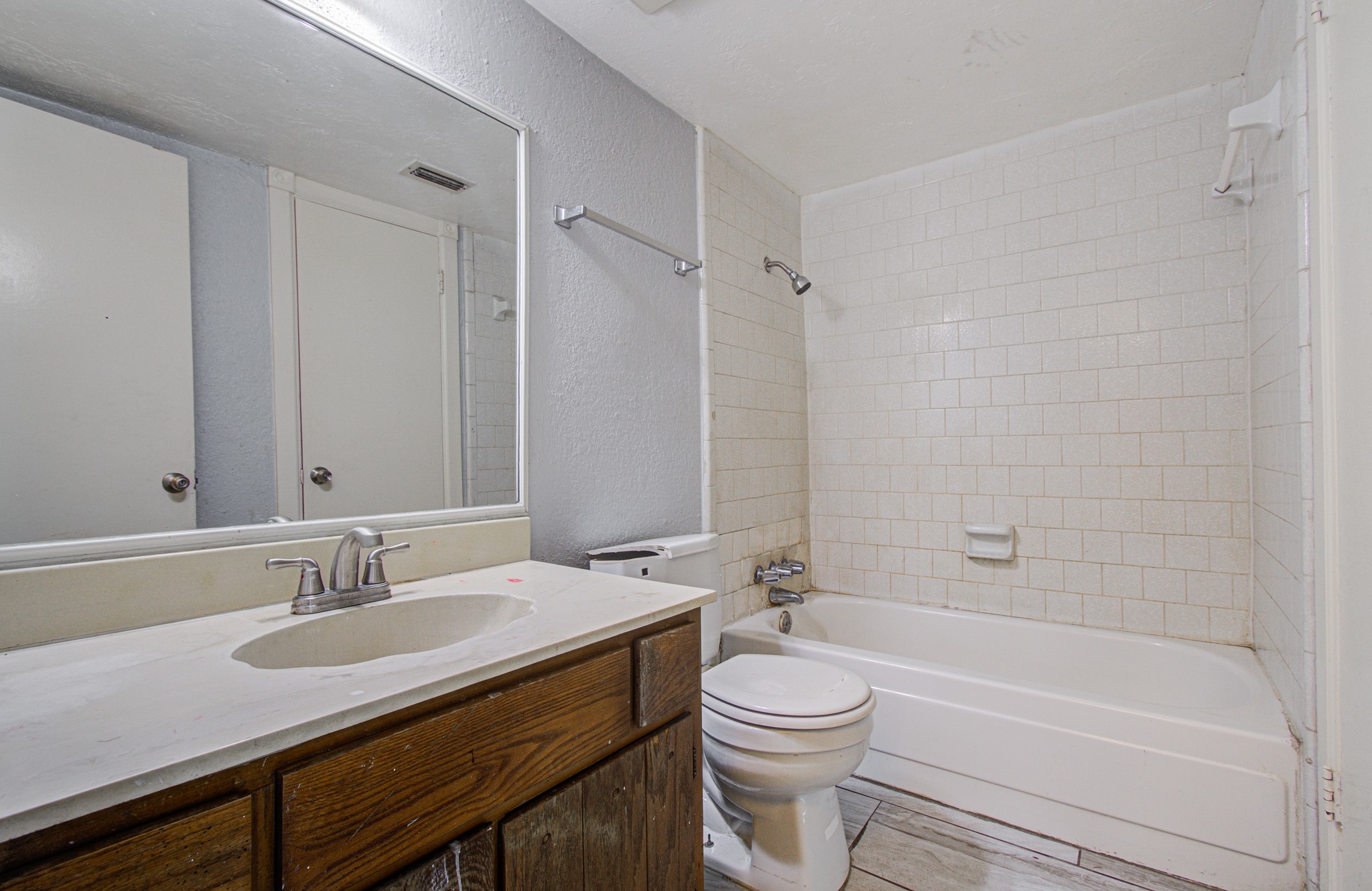 5710 Easthampton Drive C Property Photo 11