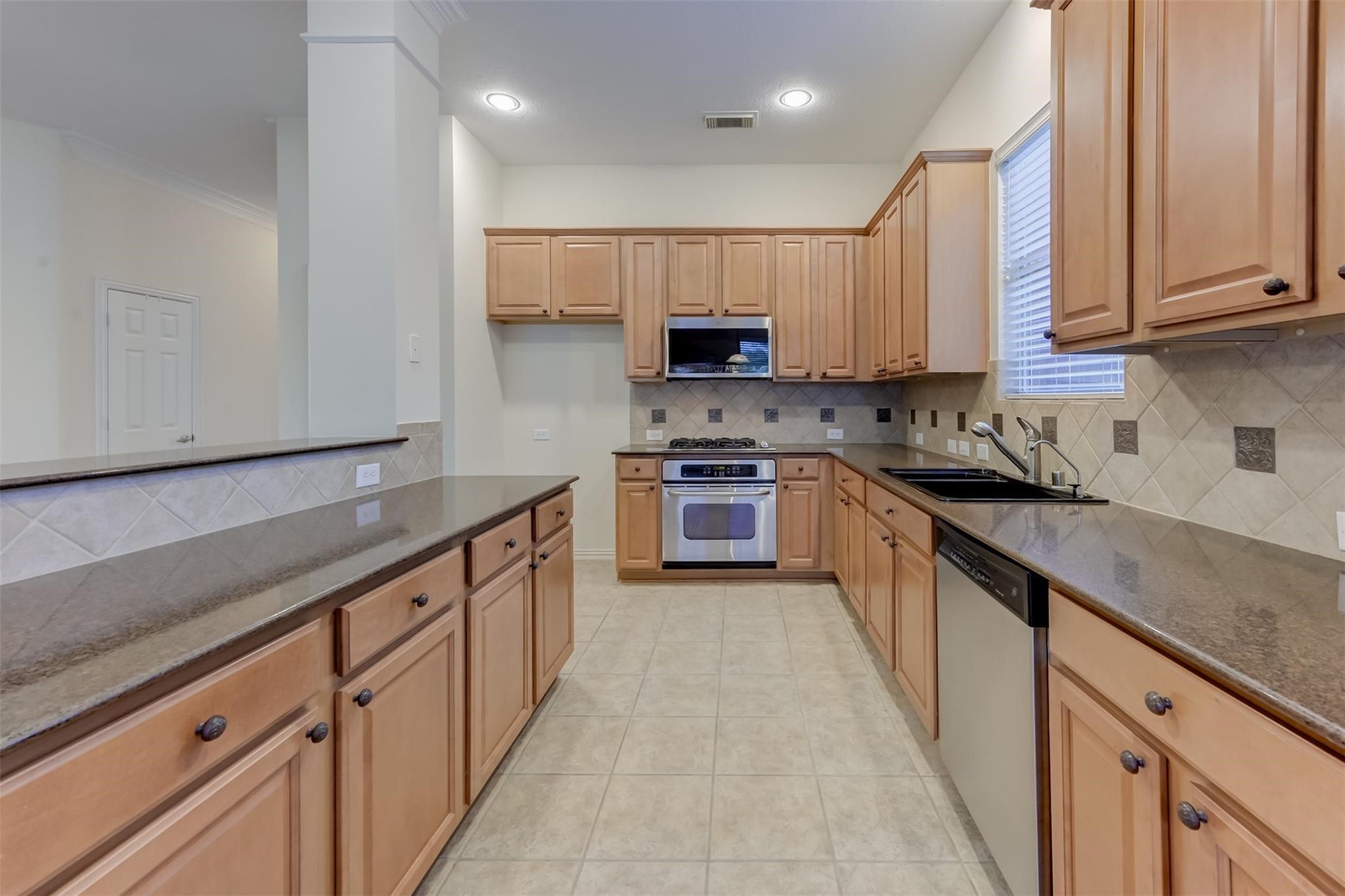 13751 Crested Iris Drive Property Photo 8