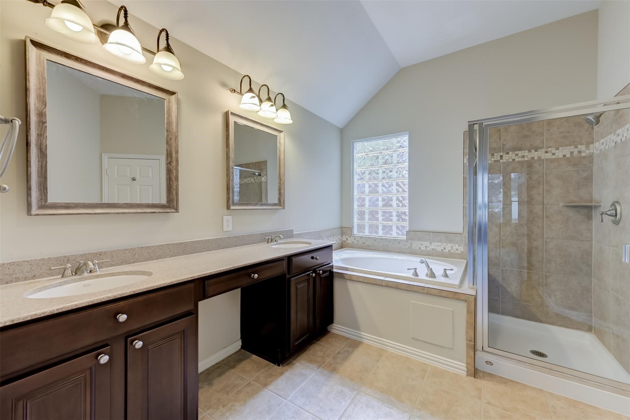 13751 Crested Iris Drive Property Photo 13