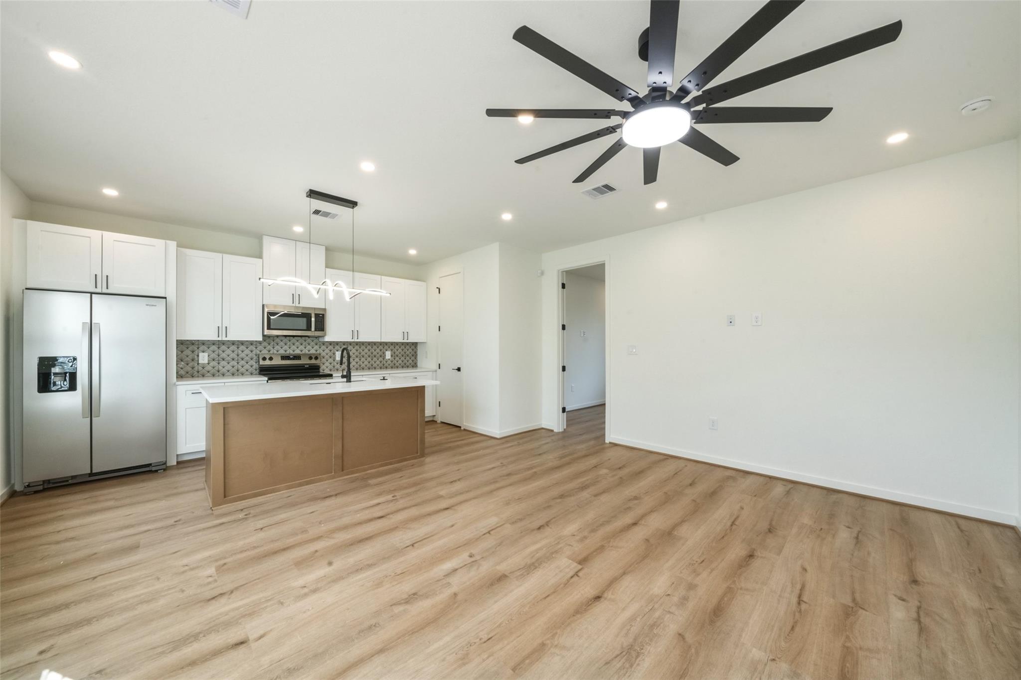 2603 Terry Street B Property Photo 5