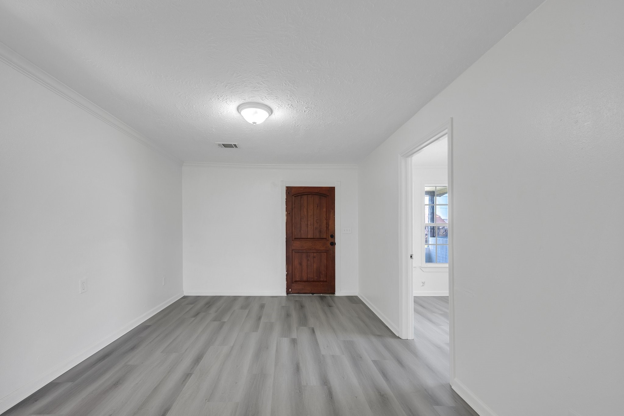 214 N Hagerman Street Property Photo 5