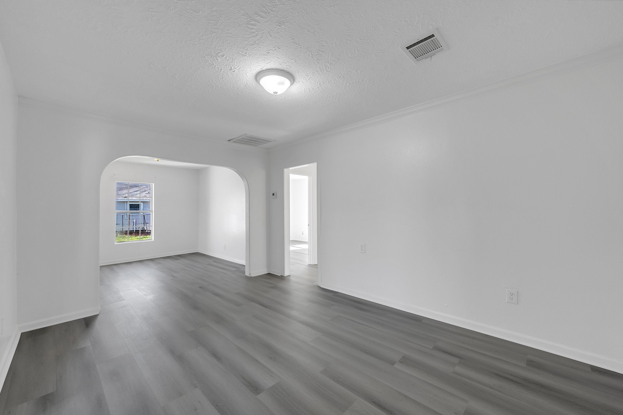 214 N Hagerman Street Property Photo 6