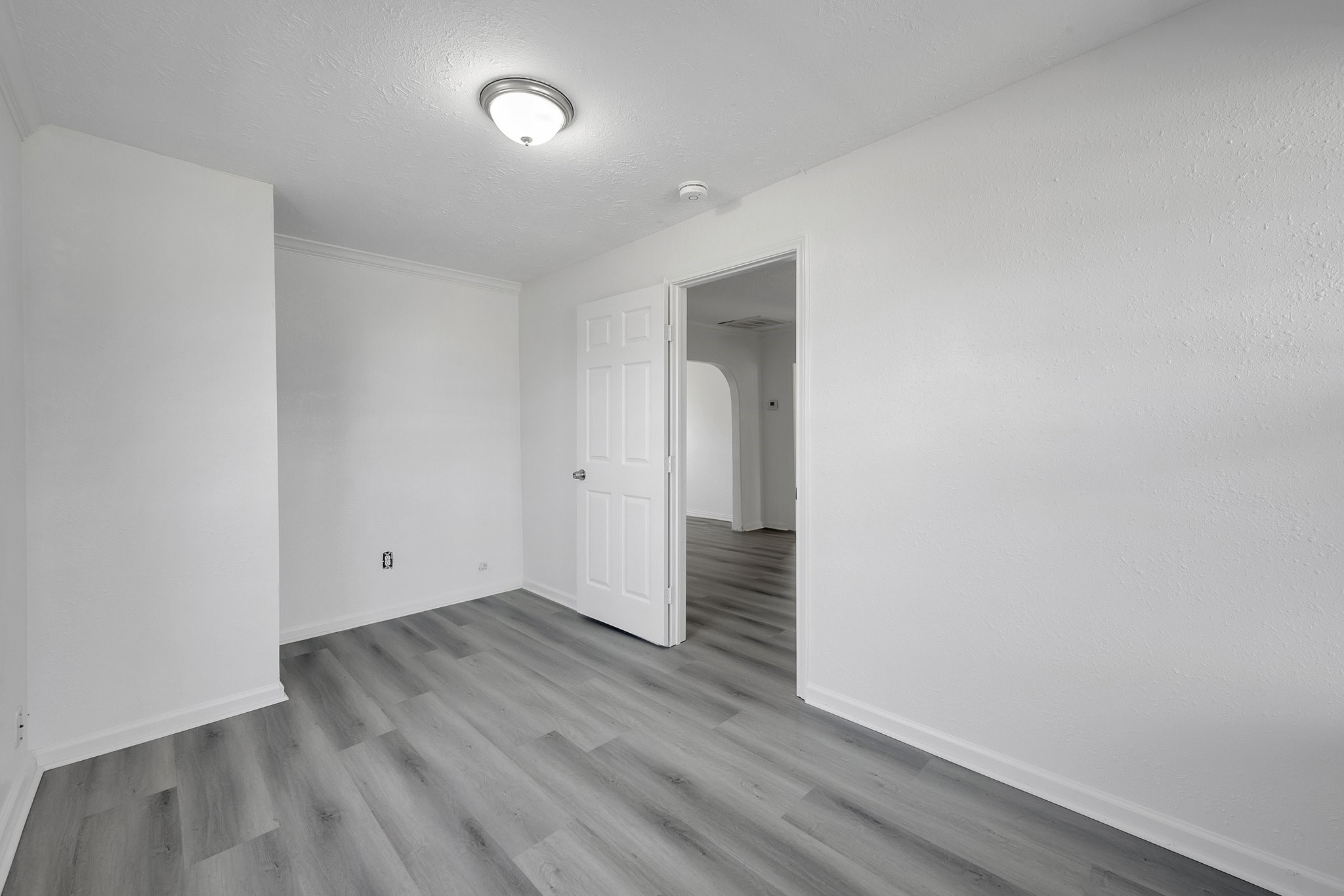 214 N Hagerman Street Property Photo 8