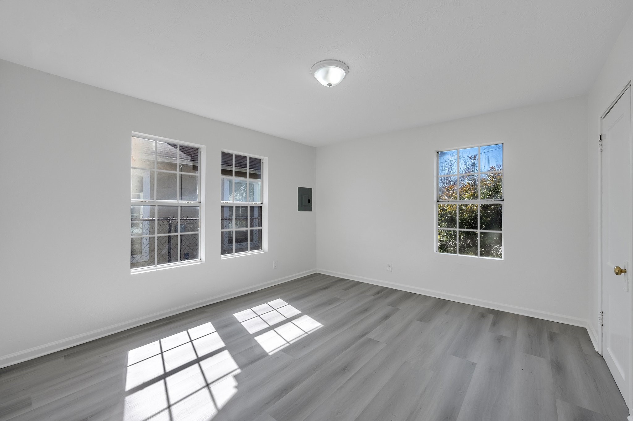 214 N Hagerman Street Property Photo 19