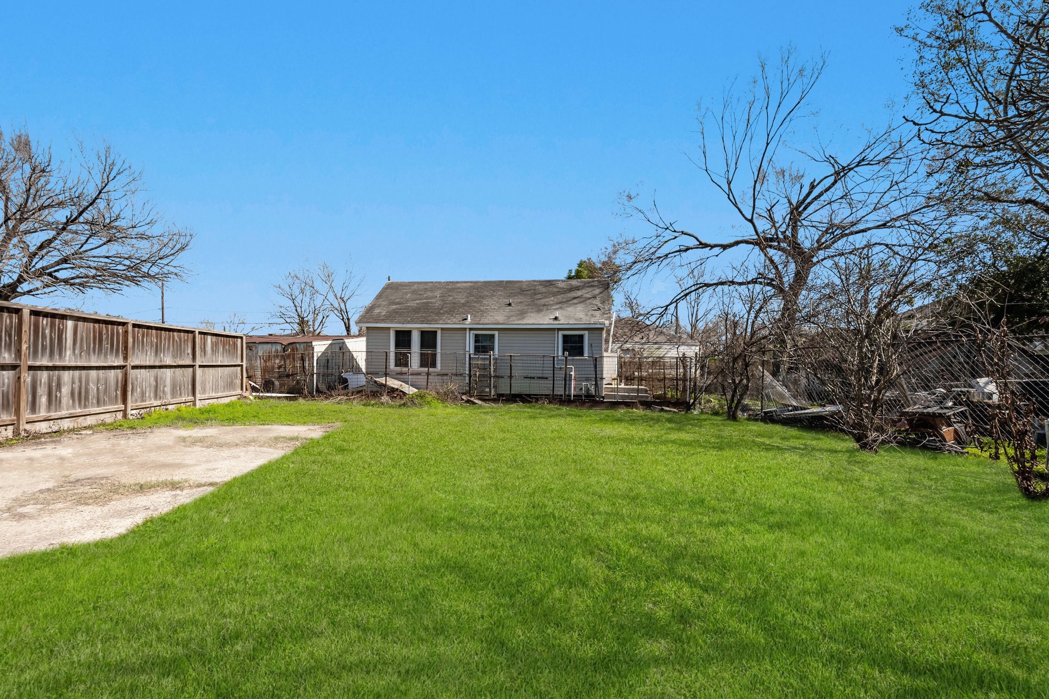 214 N Hagerman Street Property Photo 25