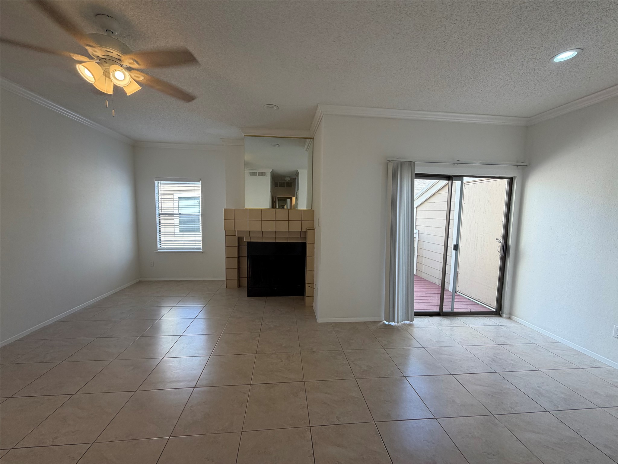 2710 Grants Lake Boulevard C4 Property Photo 2