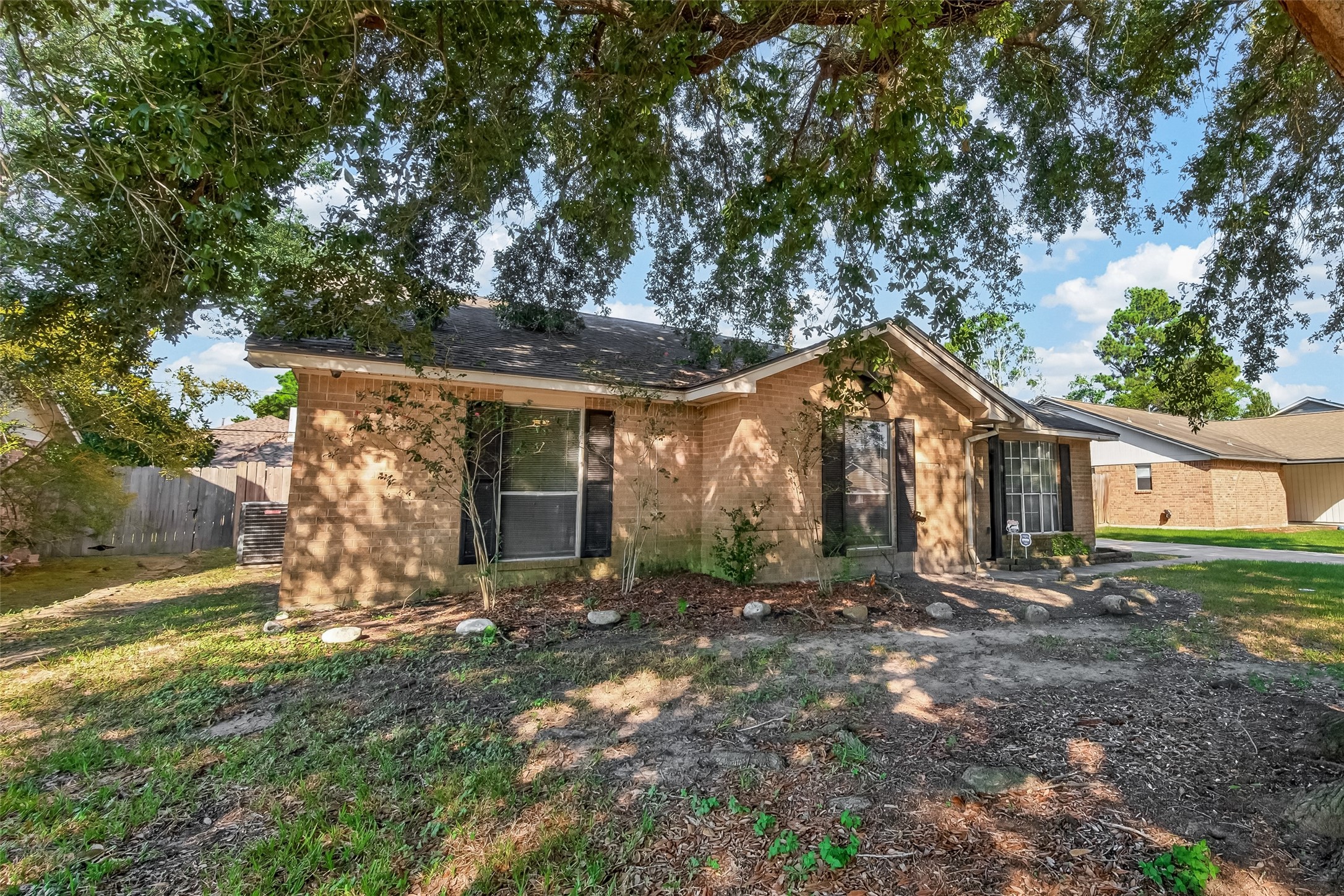 21719 Meadowhill Drive Property Photo 4