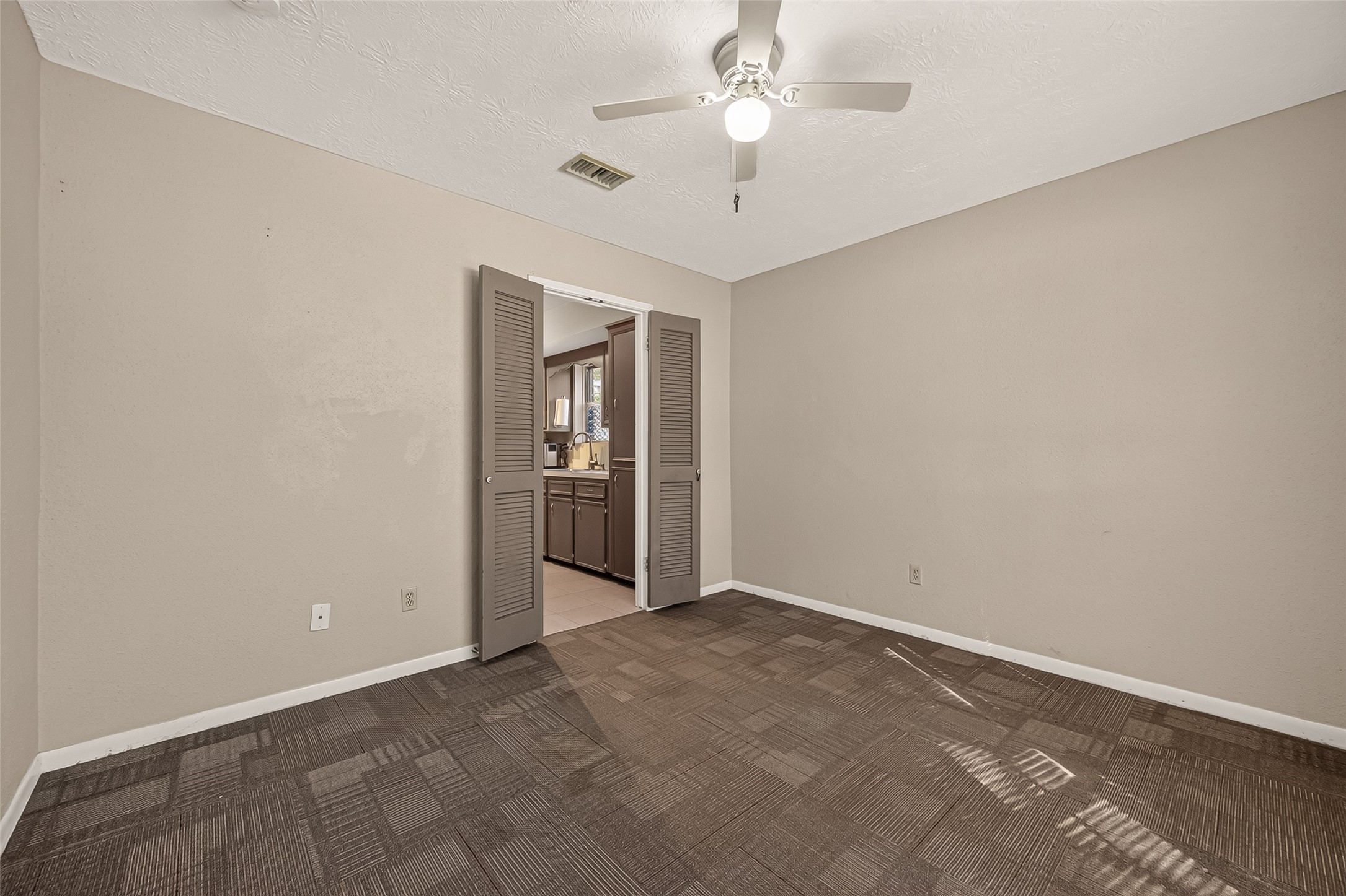21719 Meadowhill Drive Property Photo 24