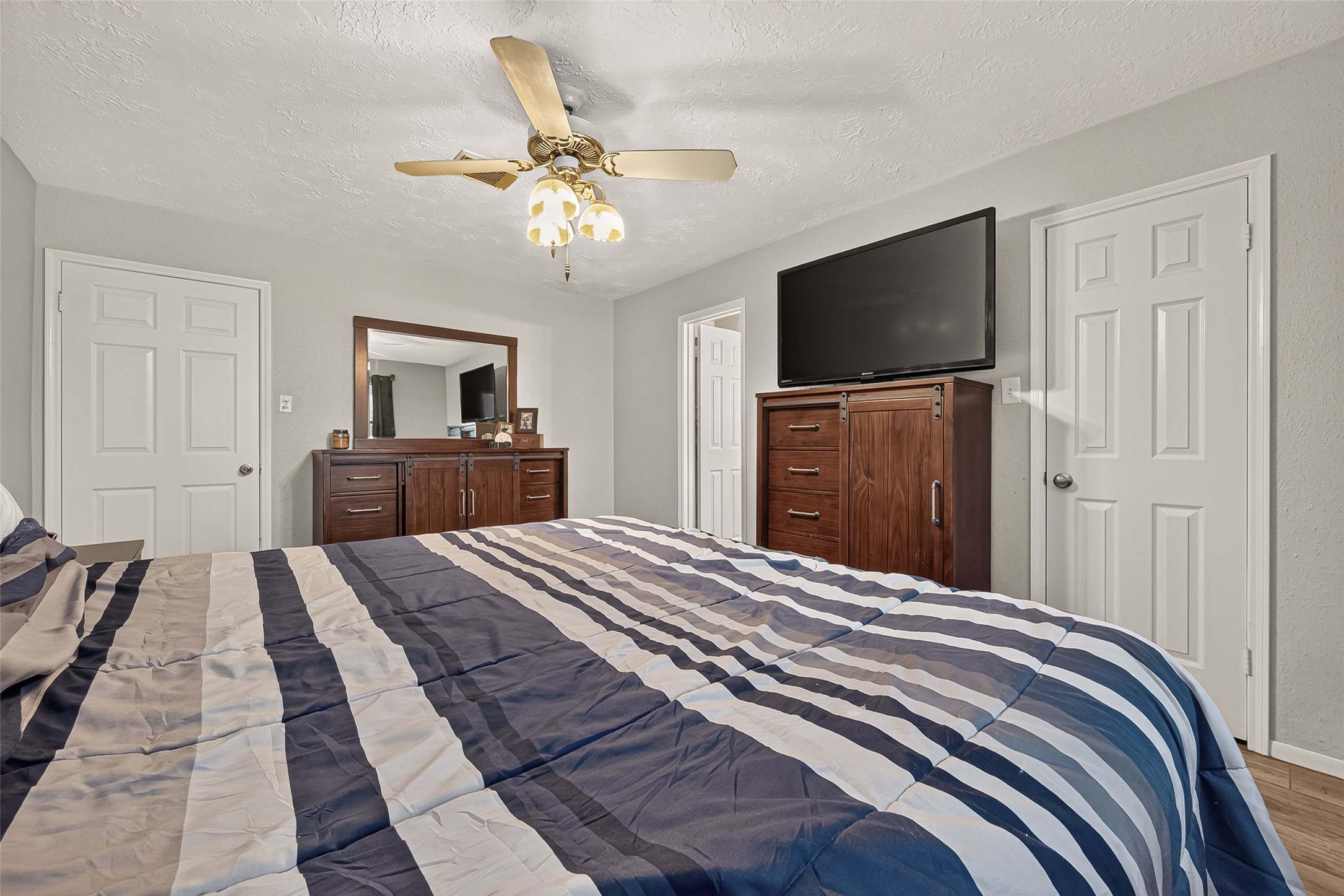 21719 Meadowhill Drive Property Photo 36
