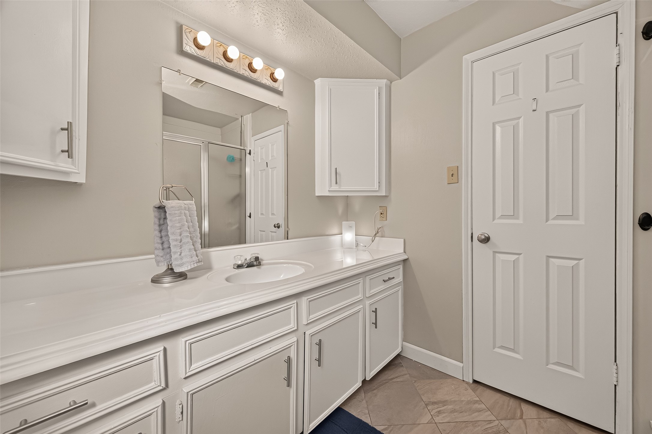 21719 Meadowhill Drive Property Photo 39
