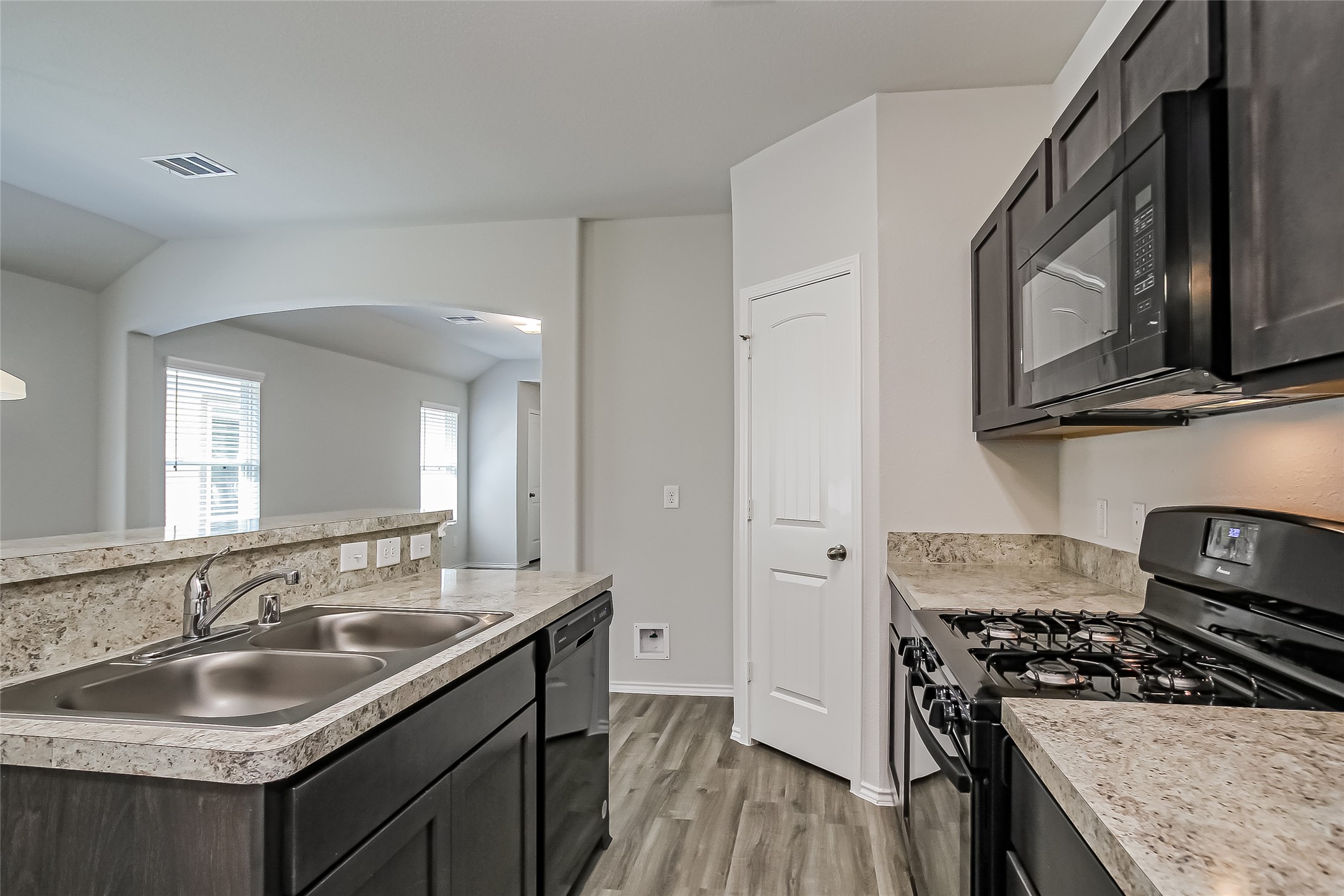 22091 Cascade Mountain Drive Property Photo 3
