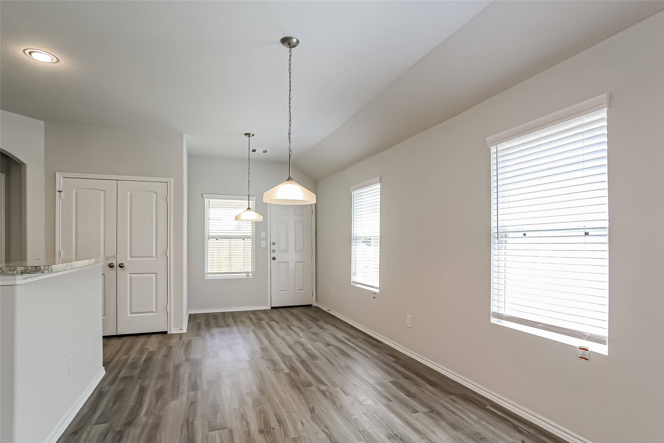 22091 Cascade Mountain Drive Property Photo 5