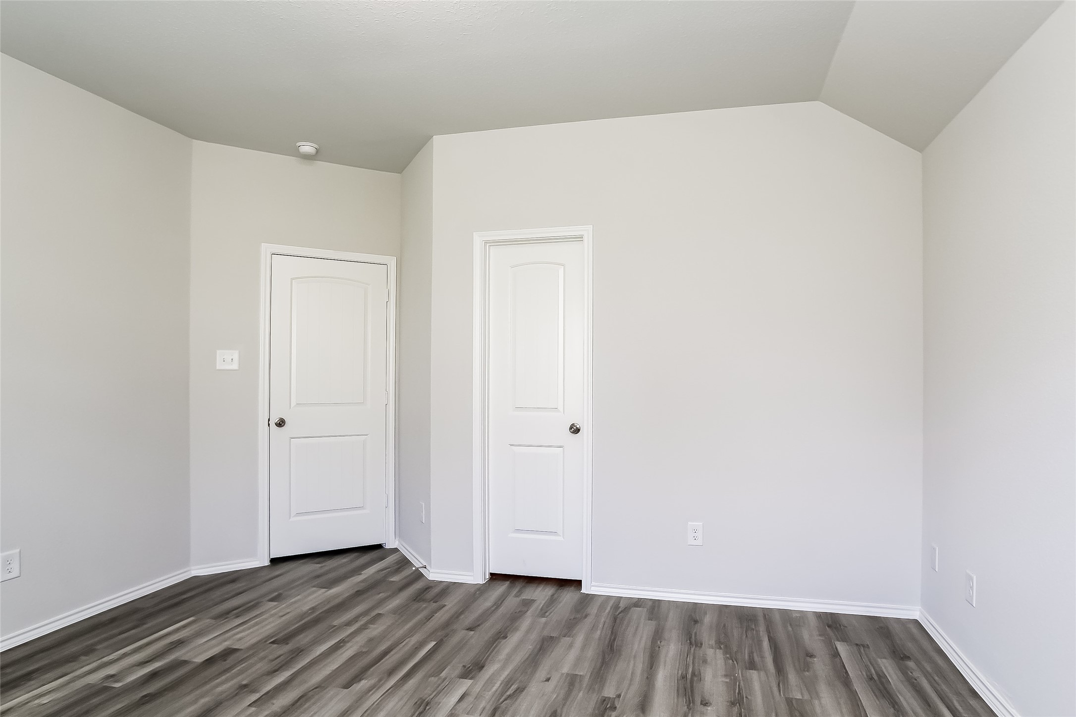 22091 Cascade Mountain Drive Property Photo 10