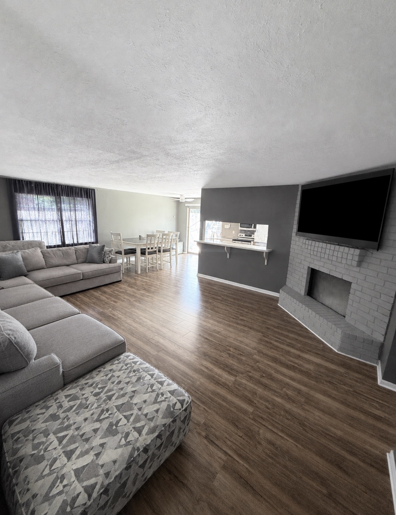 23718 Canyon Lake Drive Property Photo 3