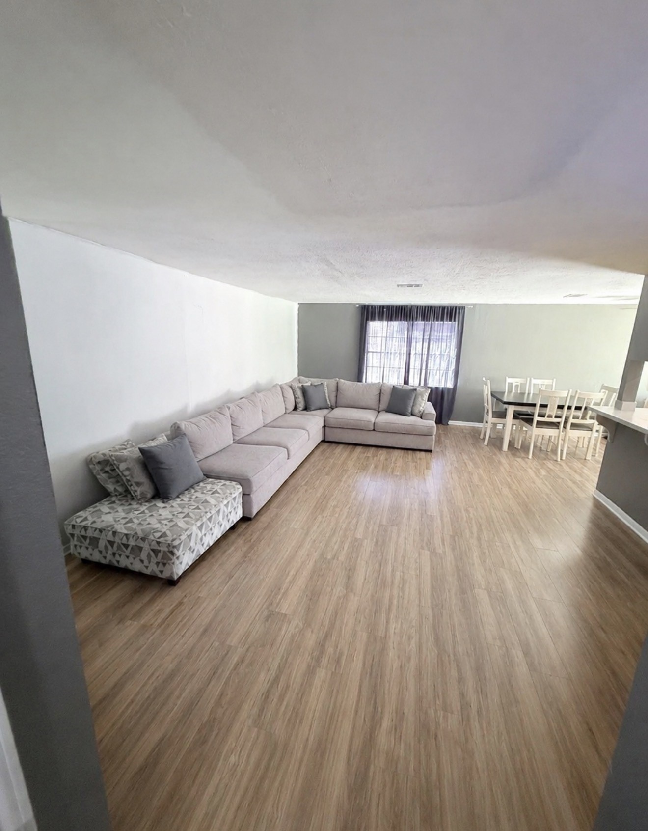 23718 Canyon Lake Drive Property Photo 4