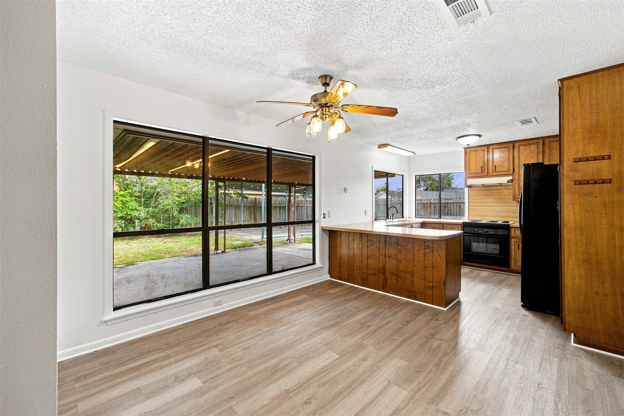 201 Yuma Drive Property Photo 6