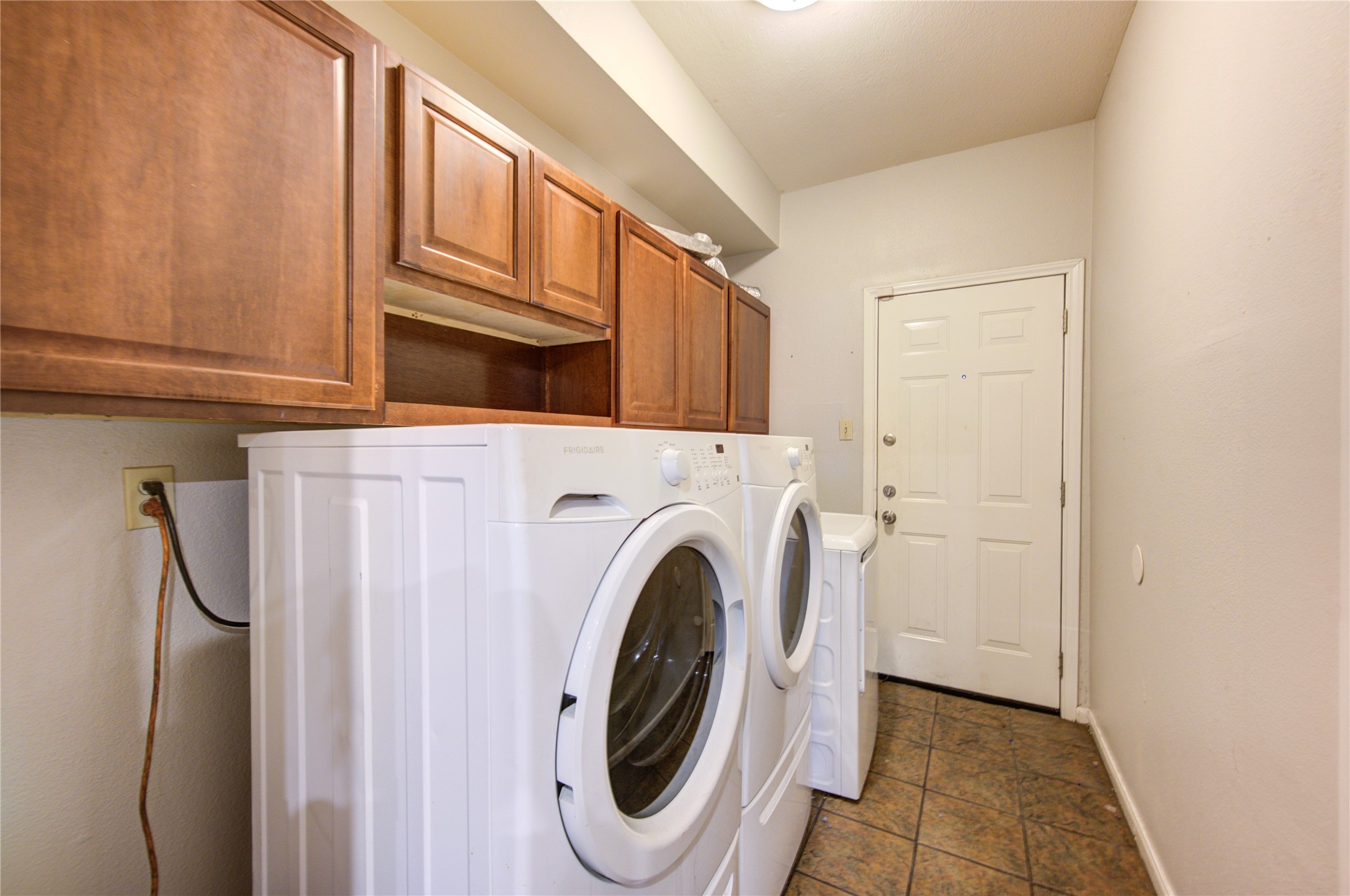 940 Wycliffe Drive 2 Property Photo 6