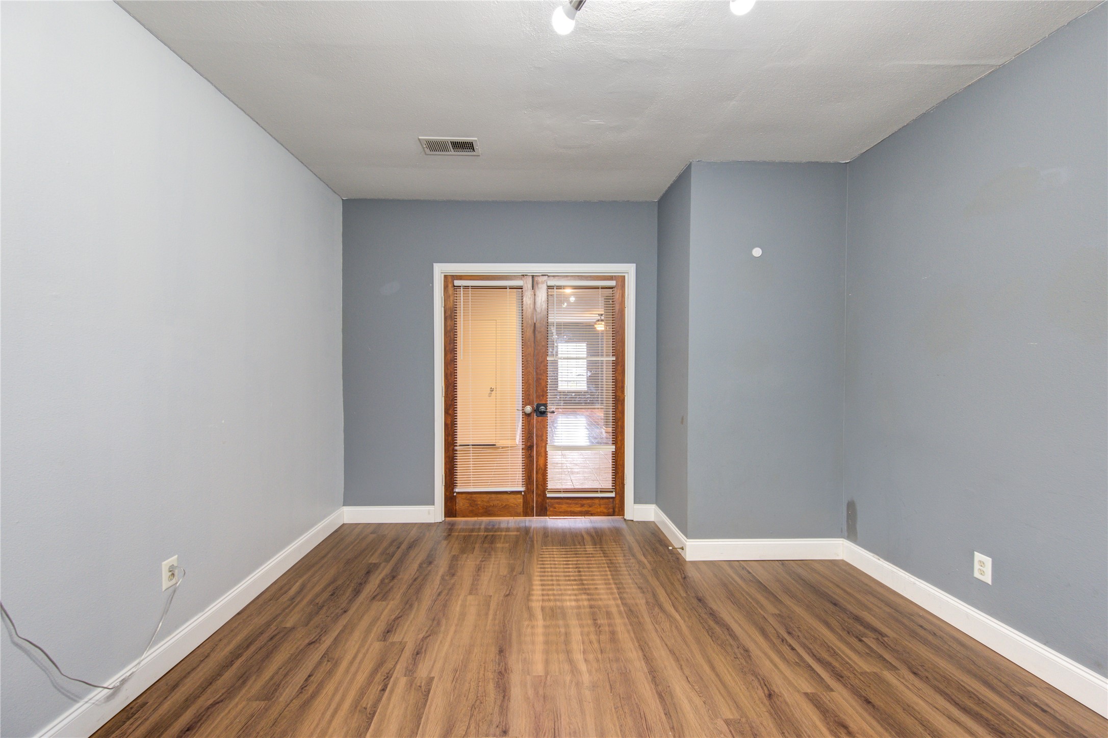 940 Wycliffe Drive 2 Property Photo 10