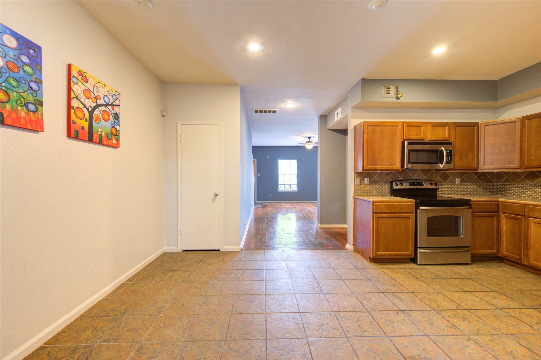 940 Wycliffe Drive 2 Property Photo 12