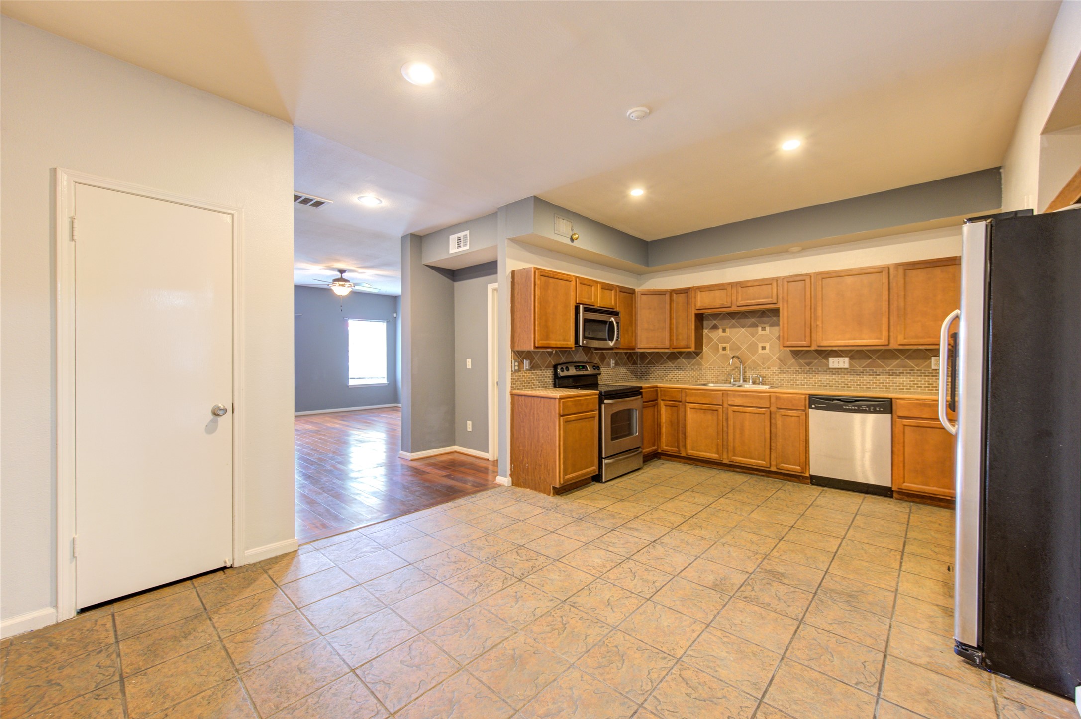 940 Wycliffe Drive 2 Property Photo 13