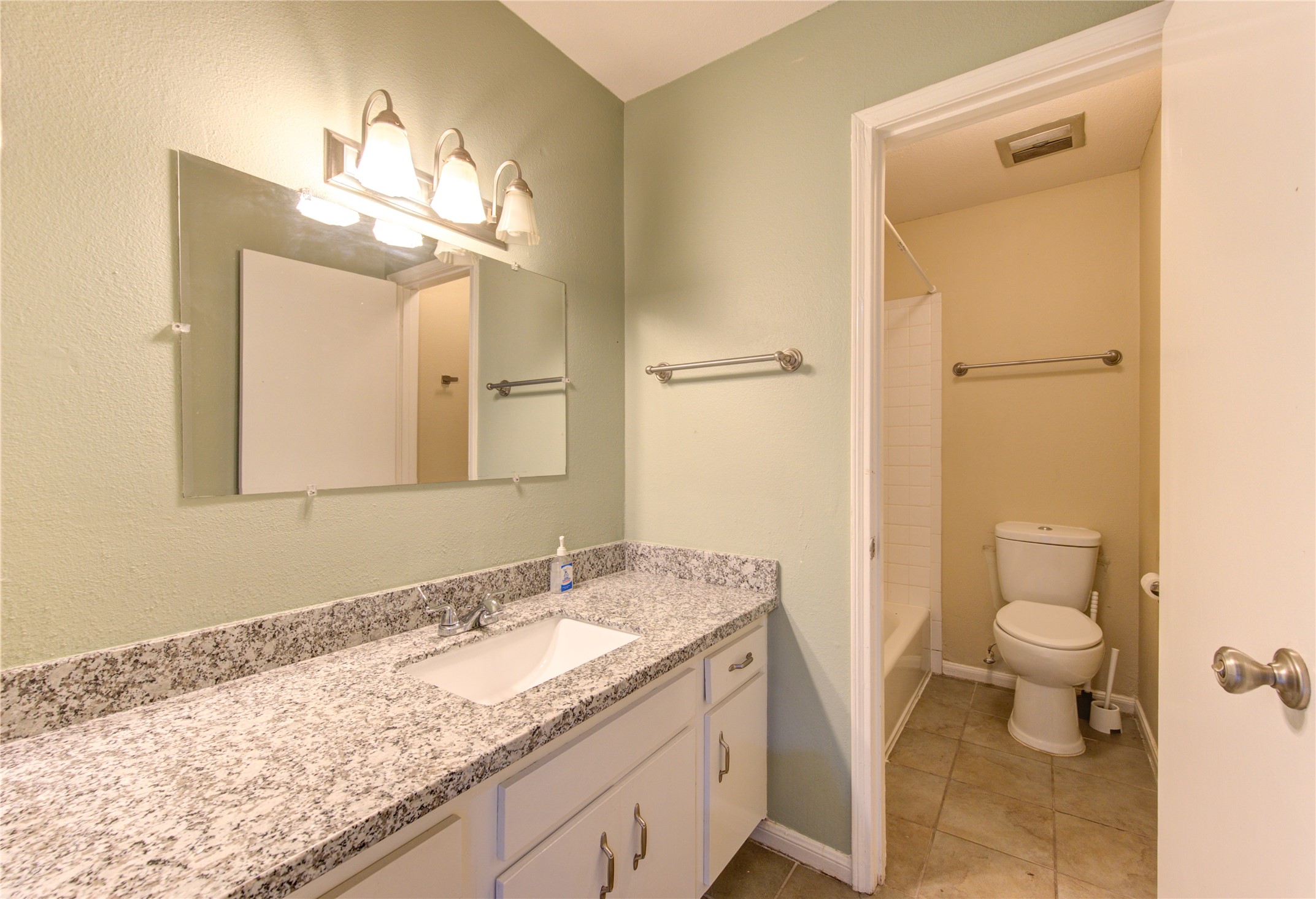 940 Wycliffe Drive 2 Property Photo 35