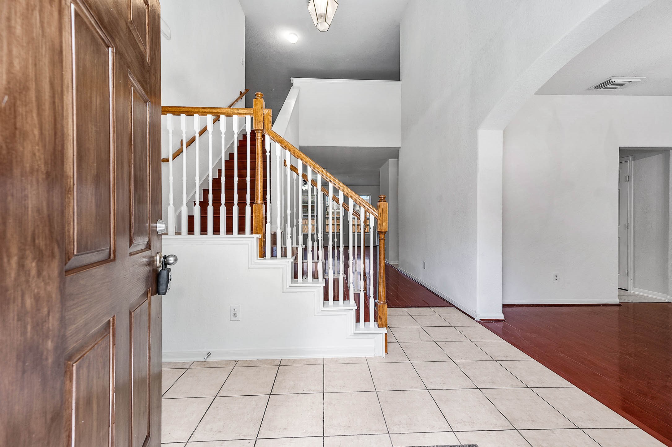 2032 Creek Shore Lane Property Photo 4