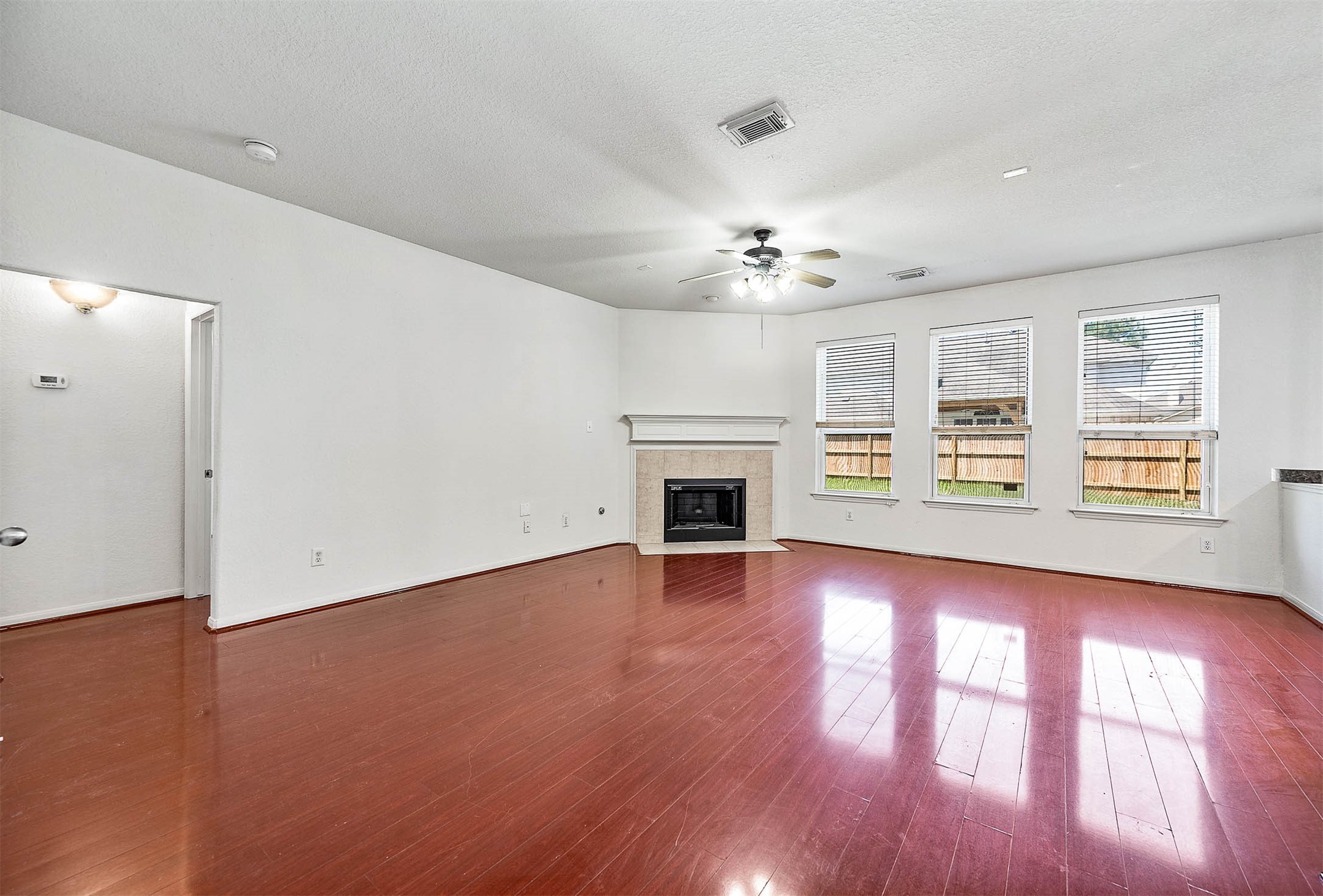 2032 Creek Shore Lane Property Photo 7