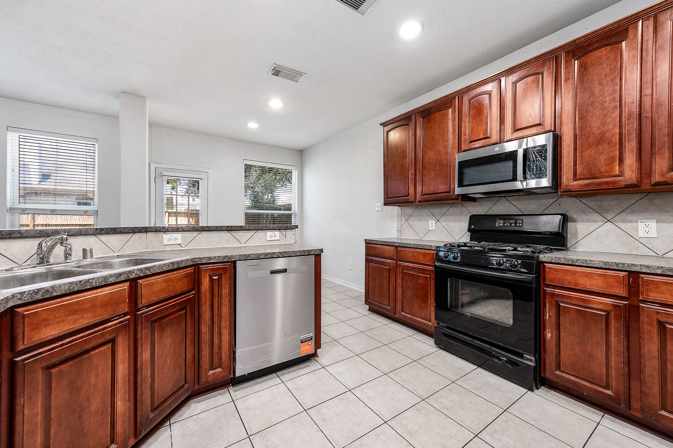 2032 Creek Shore Lane Property Photo 12