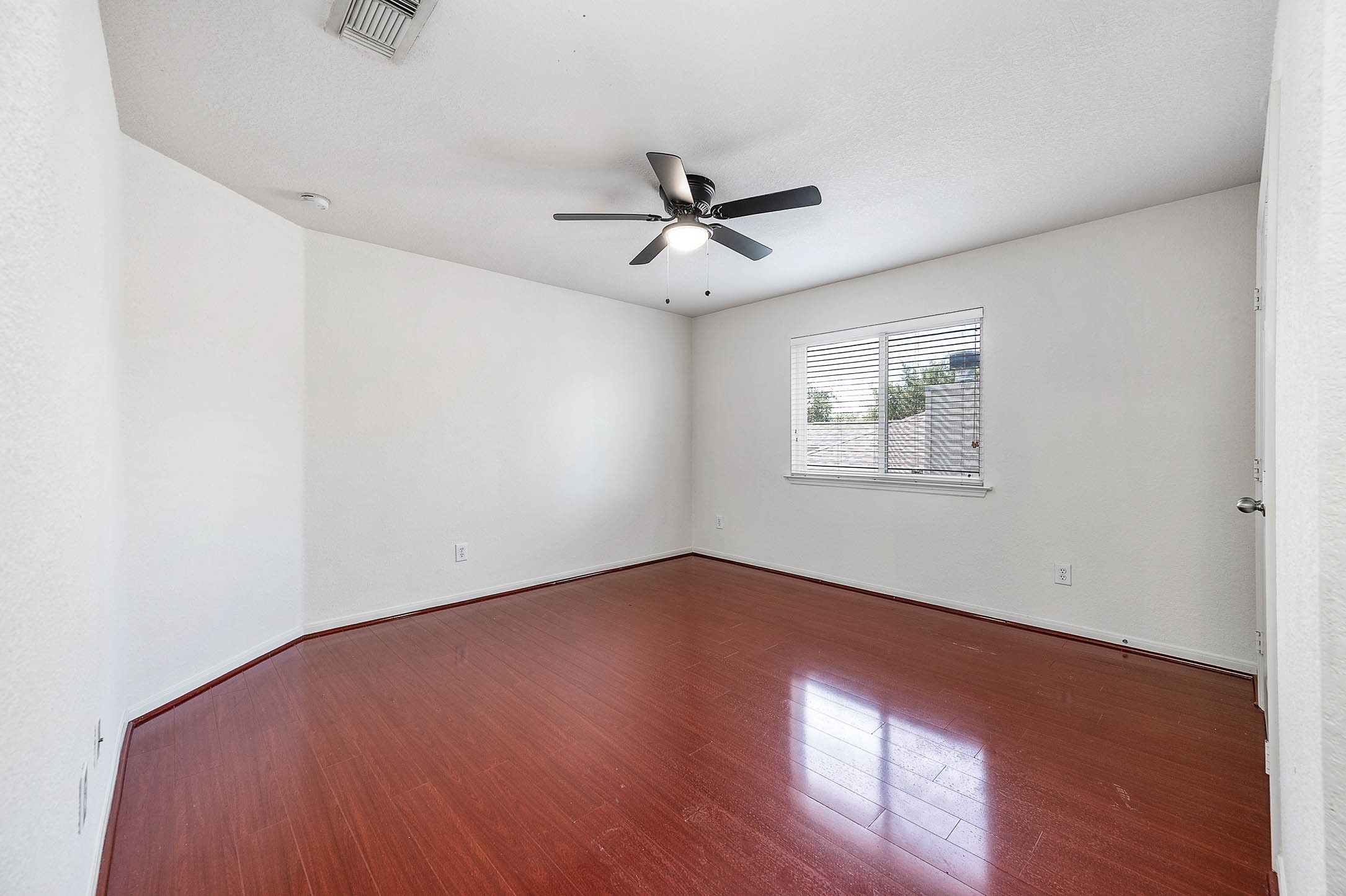 2032 Creek Shore Lane Property Photo 23