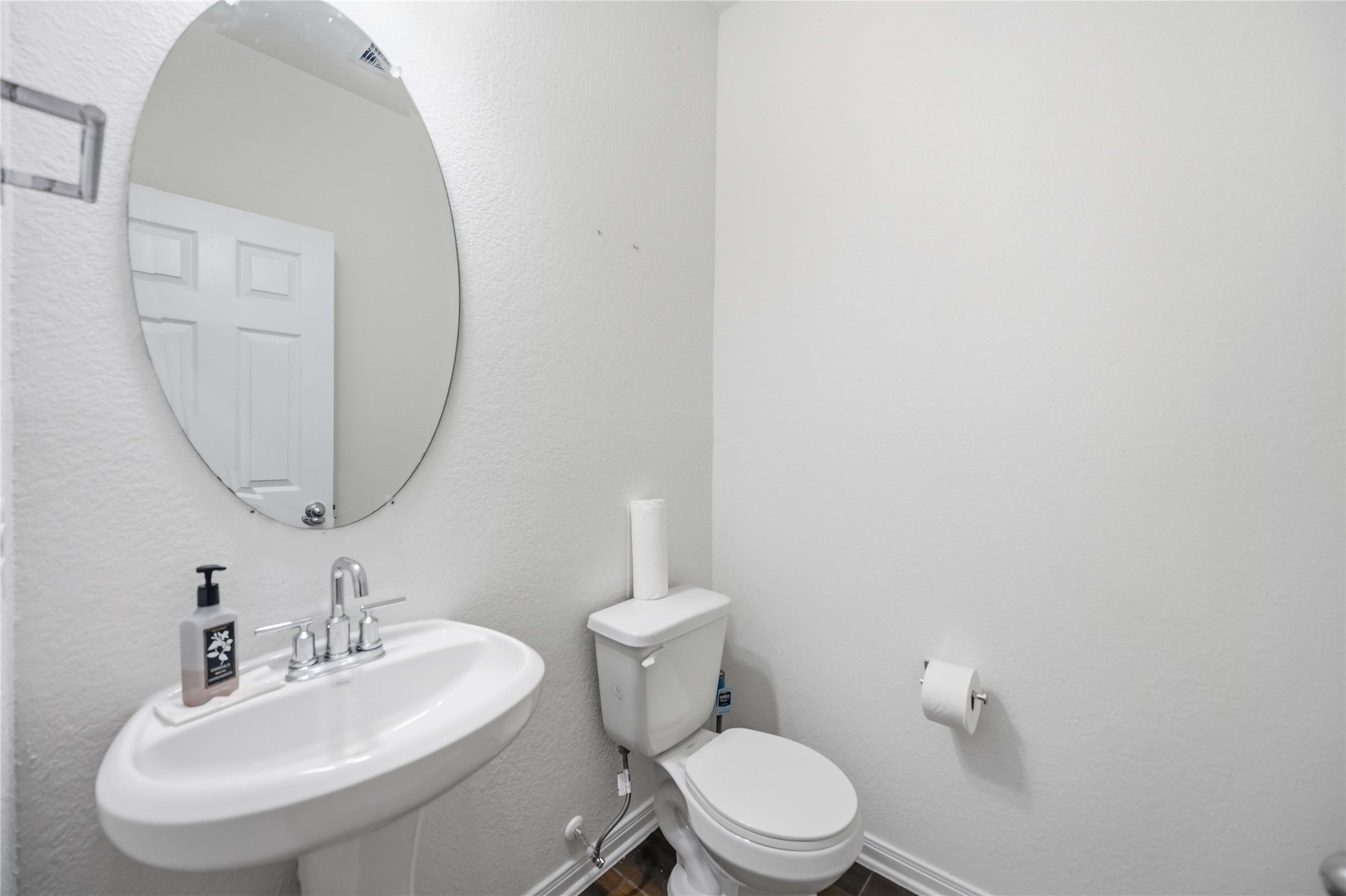 2111 Katalonia Lane Property Photo 12