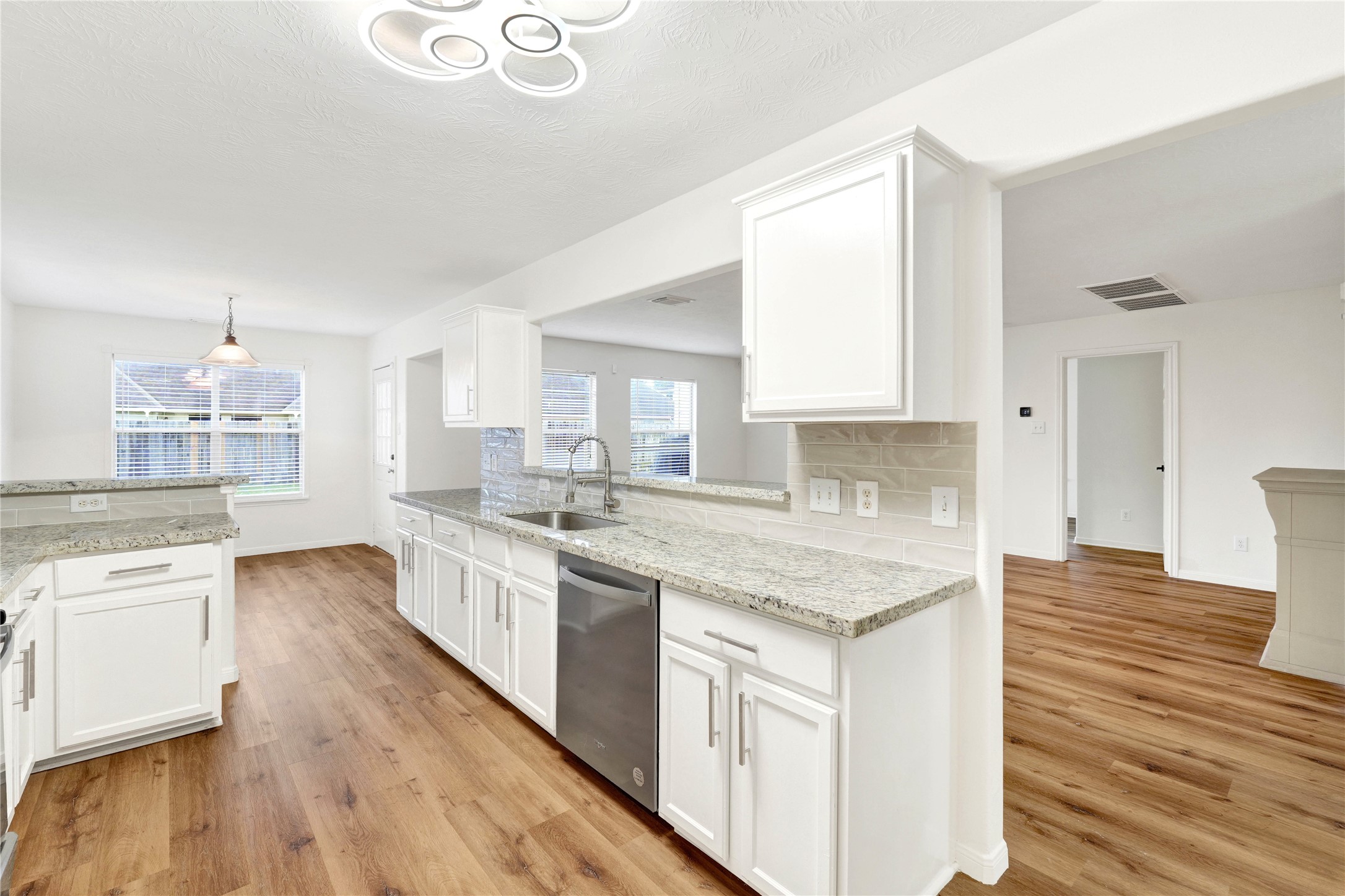 8518 Windy Thicket Lane Property Photo 6