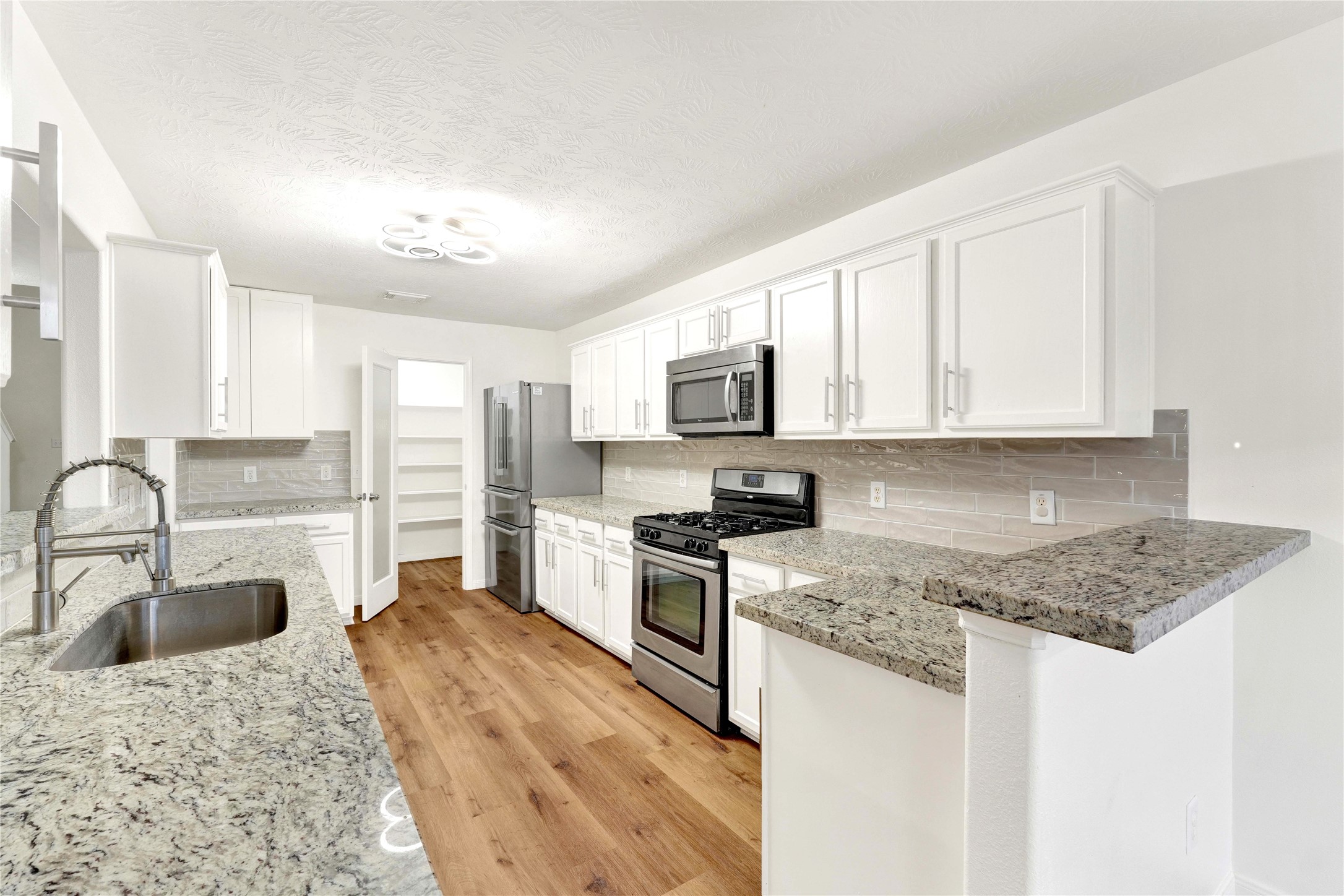8518 Windy Thicket Lane Property Photo 7