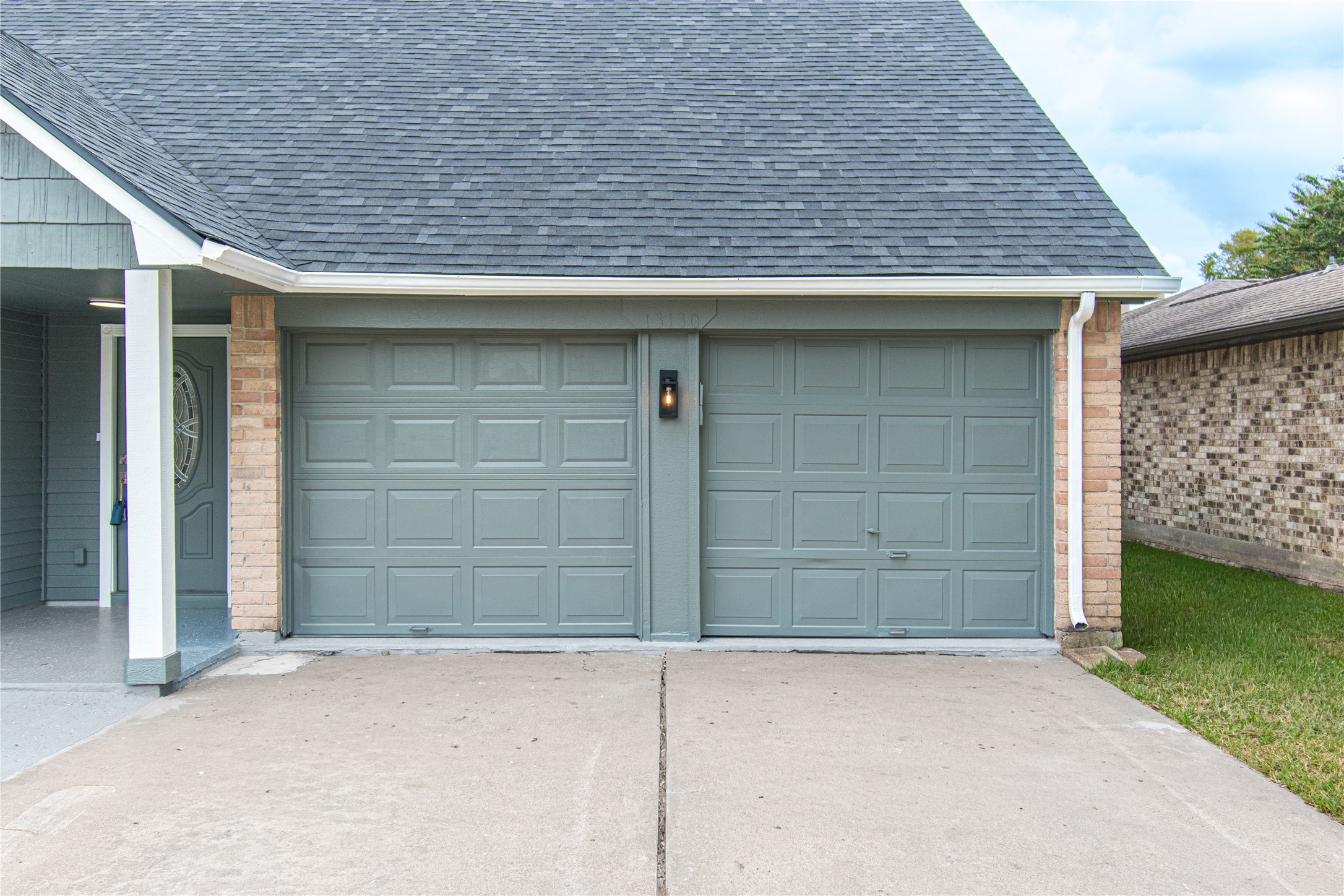 13130 Kingsmill Drive Property Photo 3