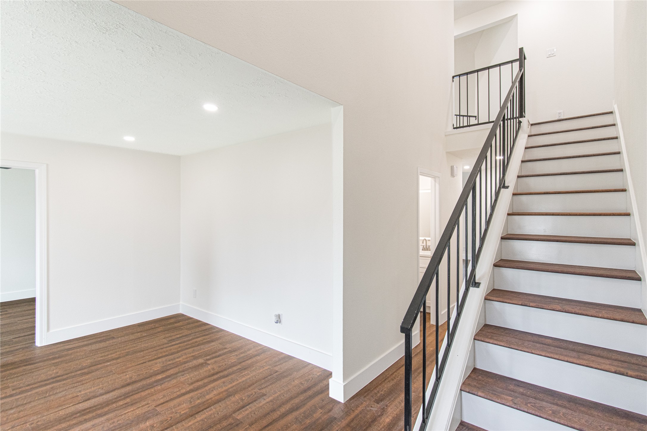 13130 Kingsmill Drive Property Photo 6