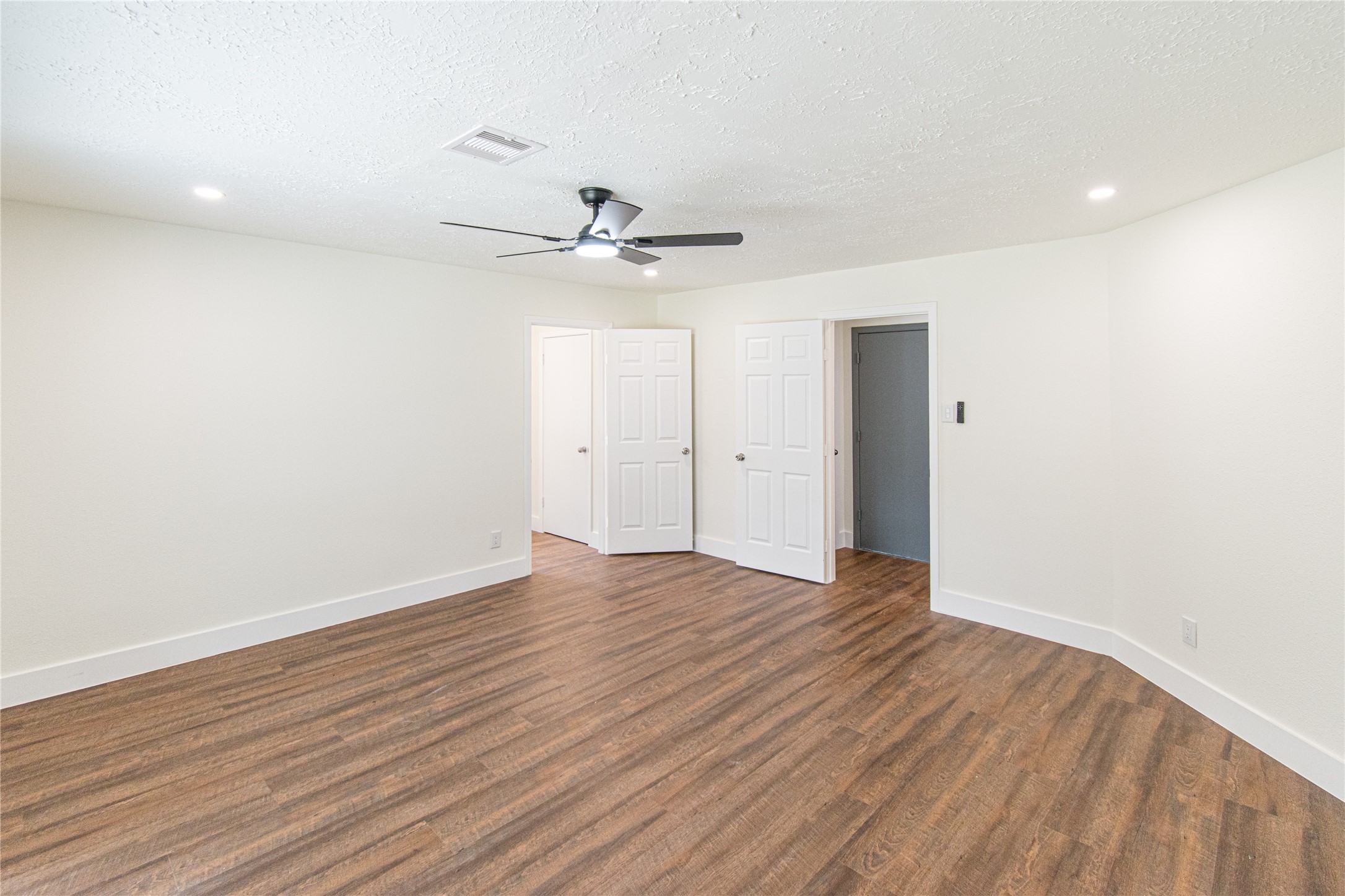 13130 Kingsmill Drive Property Photo 24