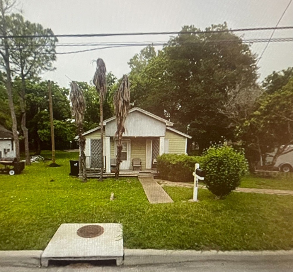 407 Houston Street Property Photo 6