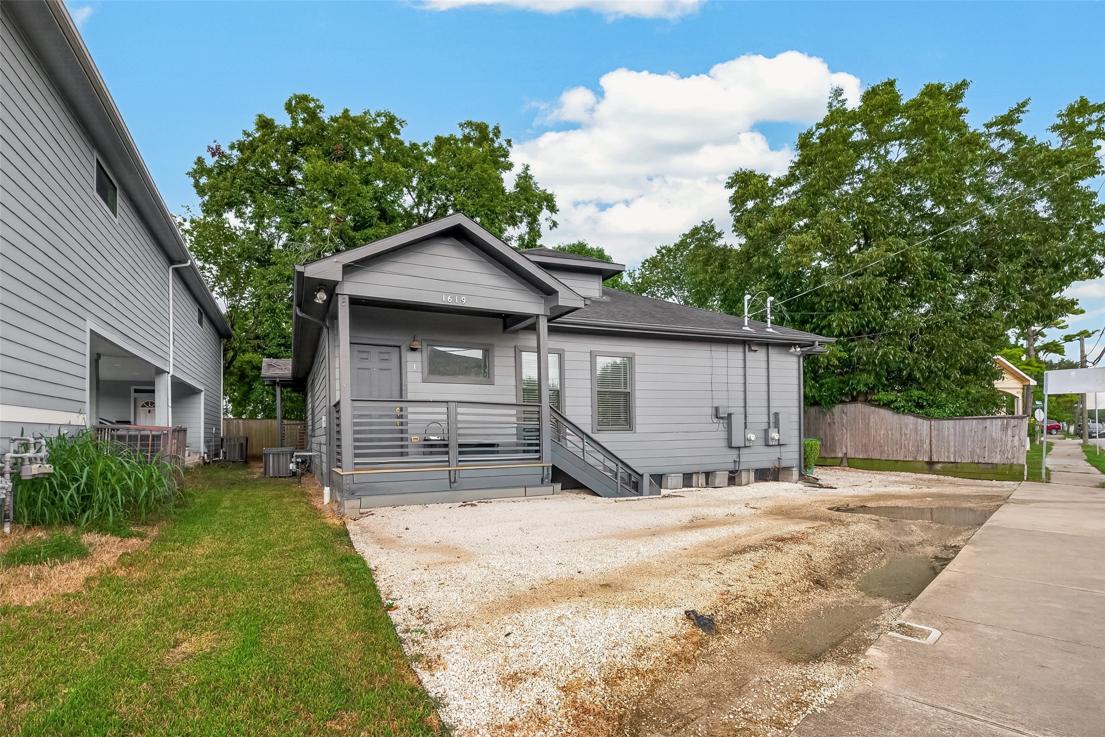 1619 Dumble Street Property Photo 2