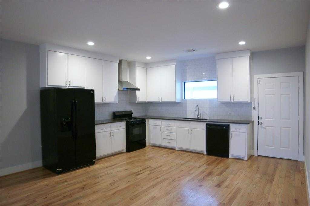 1619 Dumble Street Property Photo 3