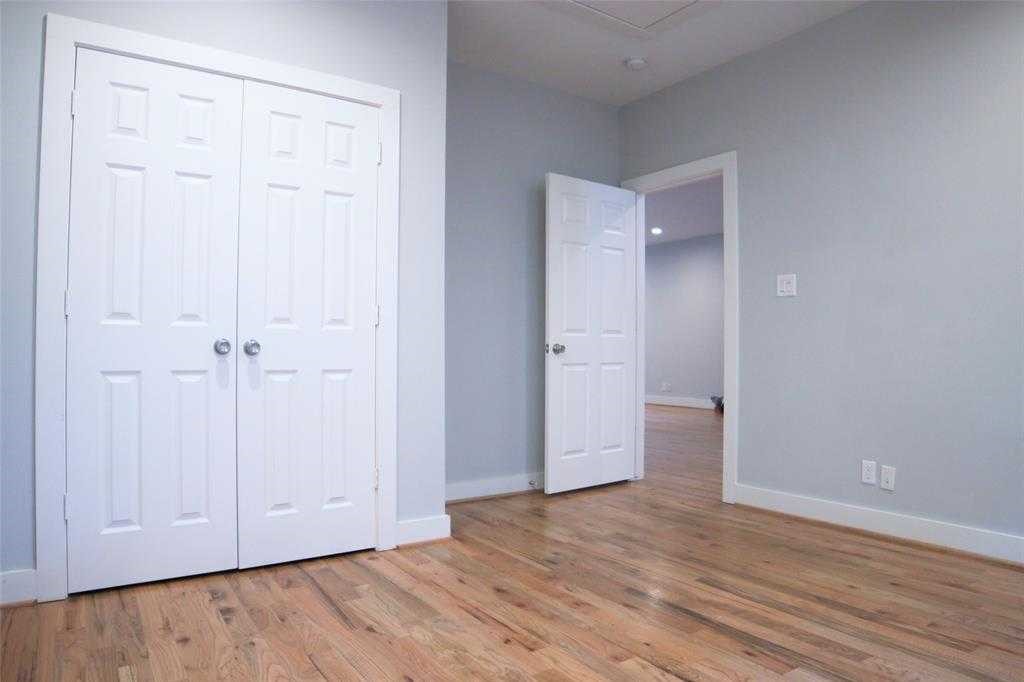 1619 Dumble Street Property Photo 4