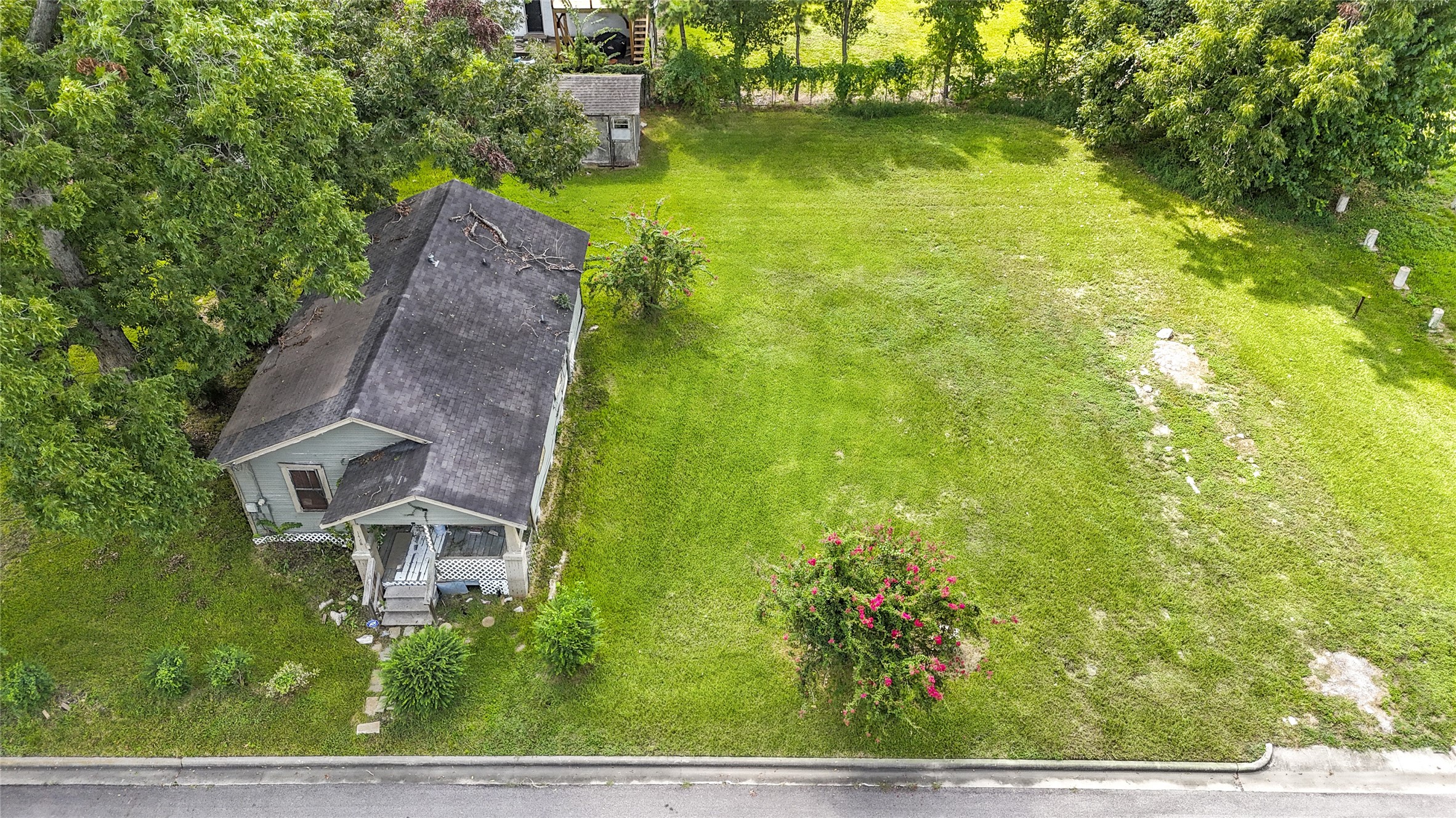 1428 E 34th Street Property Photo 2