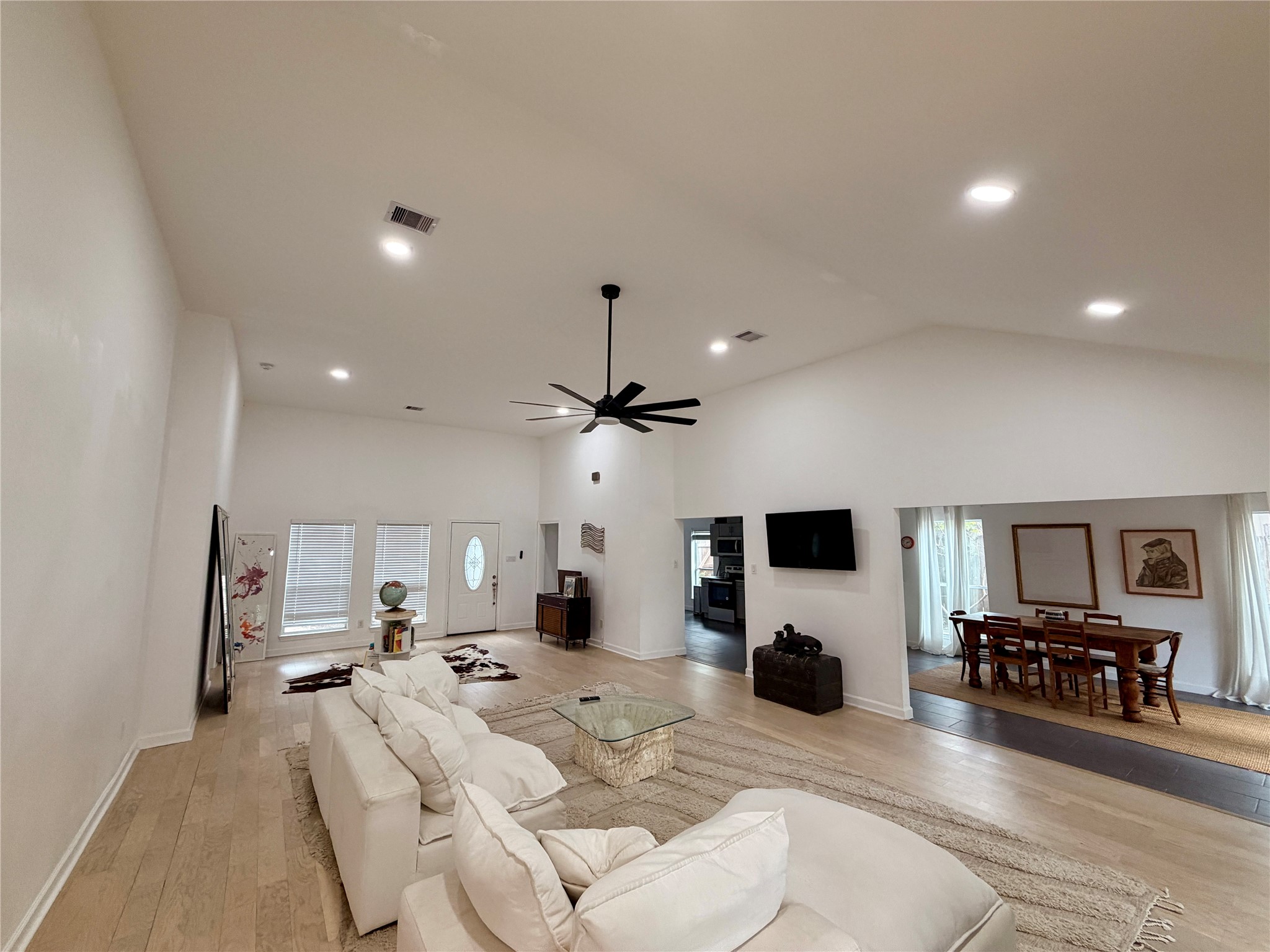 15623 Sandy Hill Drive Property Photo 6