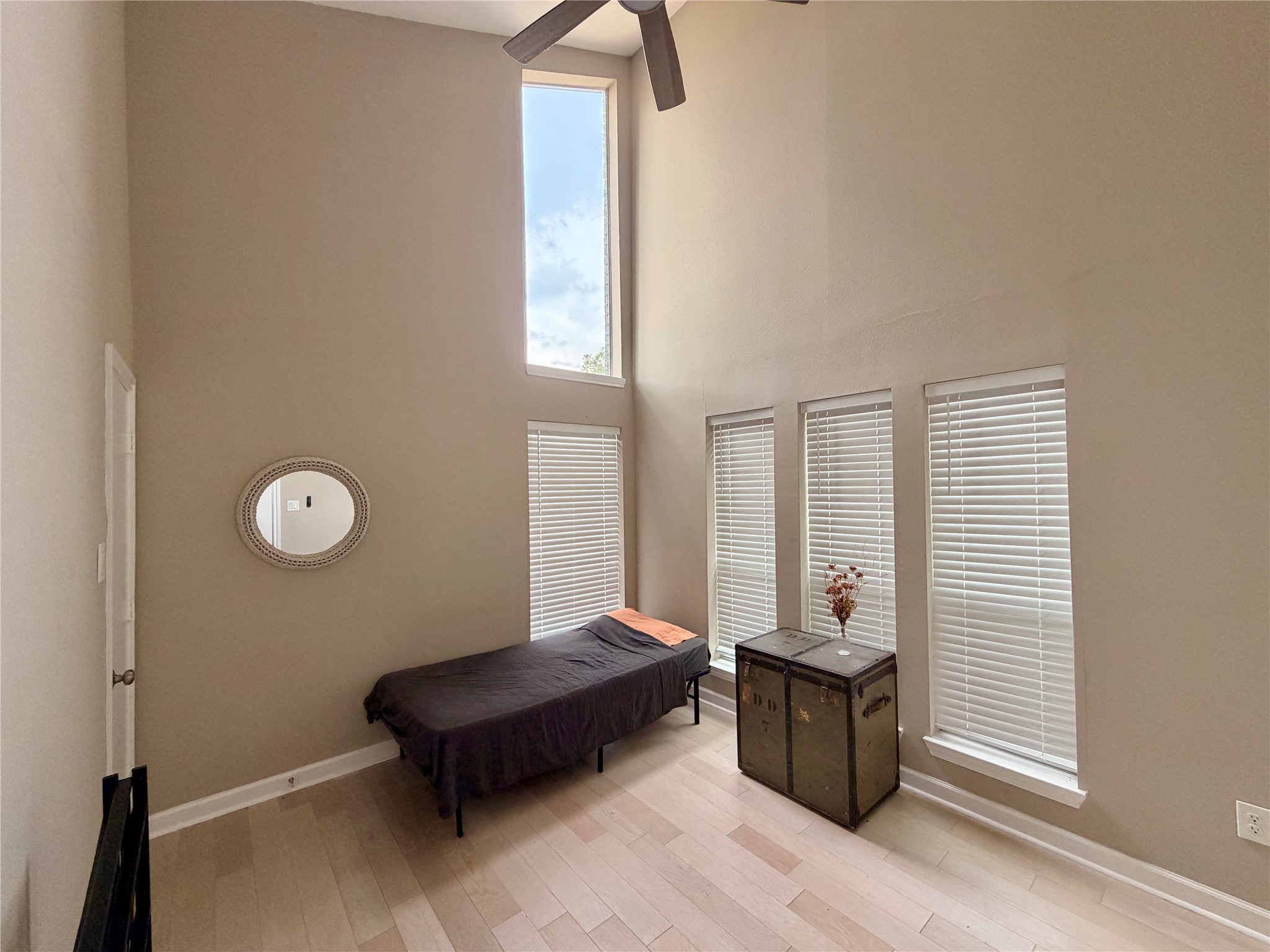 15623 Sandy Hill Drive Property Photo 18