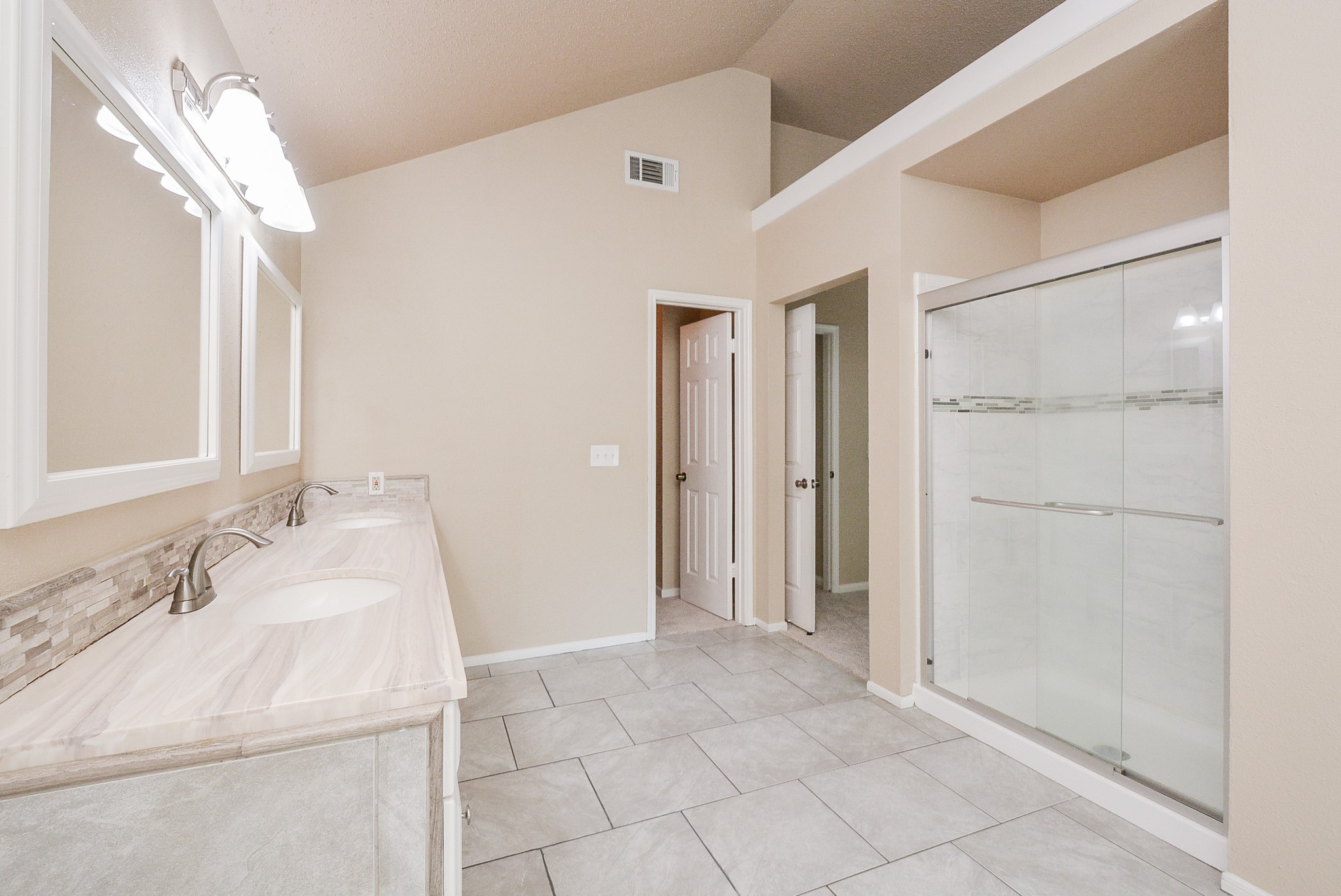 10 Ridgecross Place Property Photo 18