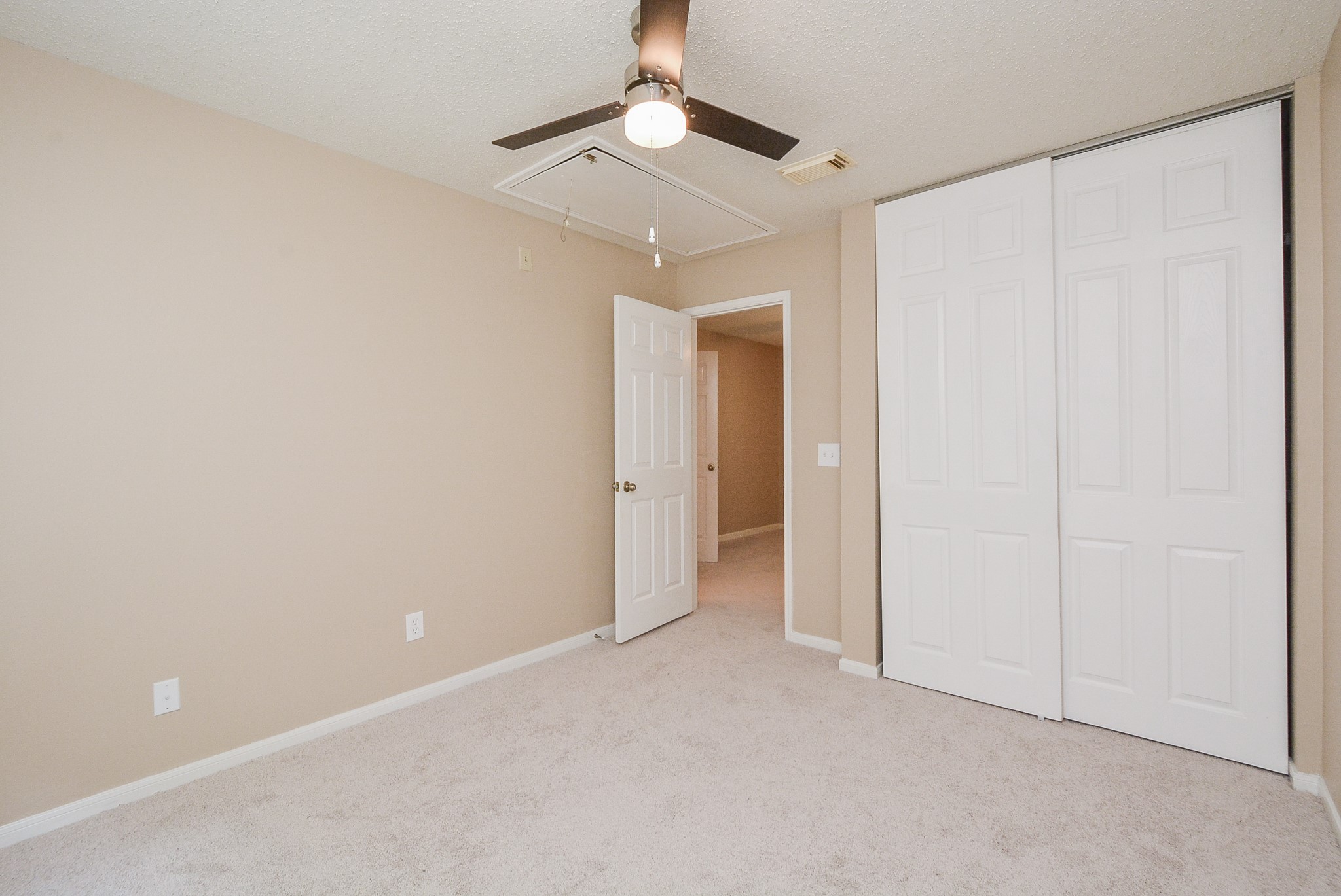 10 Ridgecross Place Property Photo 25